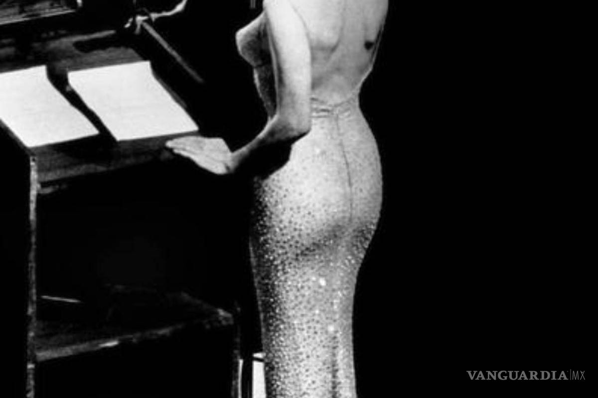 Subastan vestido que Marilyn Monroe usó para cantarle a Kennedy