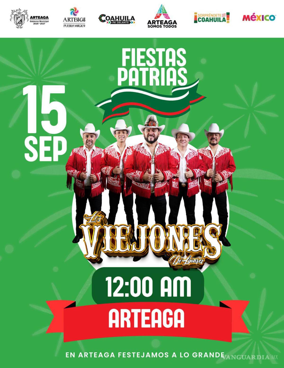 $!Los Viejones de Linares se presentan frente a la presidencia municipal, cerrando la programación musical en Arteaga.
