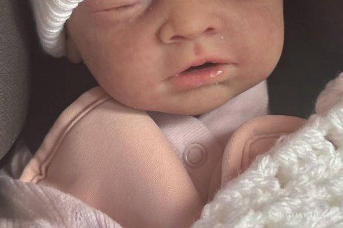 $!Joven escocesa finge embarazo, hace pasar a muñeco como bebé y anuncia su fallecimiento