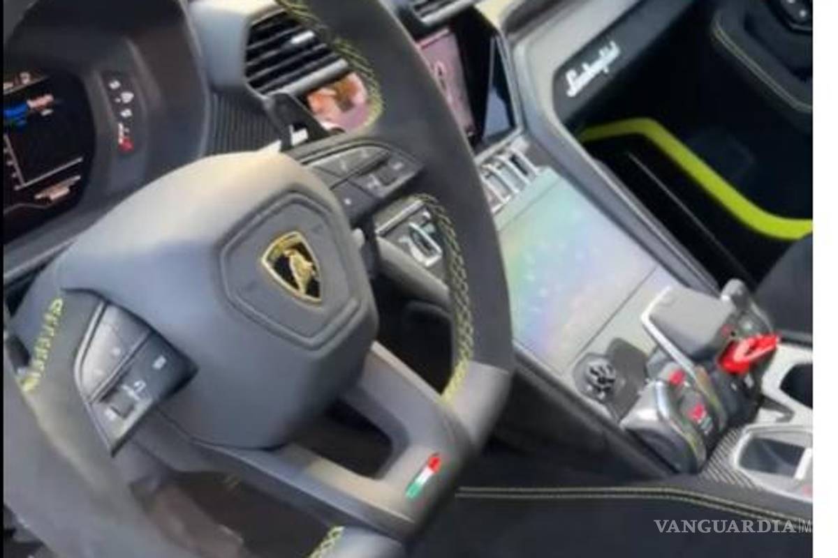 Candidata a la alcaldía de municipio de Puebla hace campaña en Lamborghini que cuesta más de 6 mdp