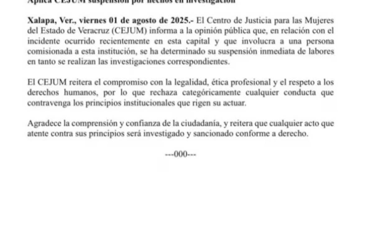 $!‘Lady CEJUM’: intenta sobornar con 500 pesos a oficial tras chocar en estado de ebriedad | VIDEO