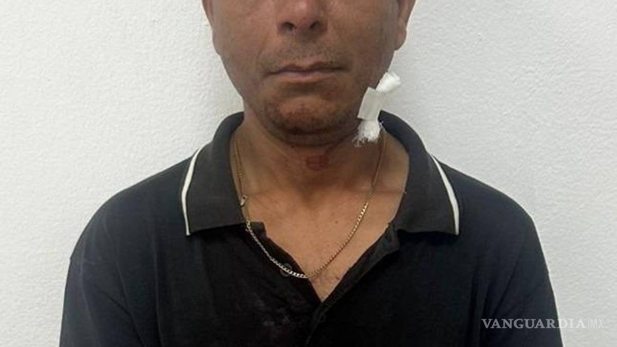 Pareja es arrestada tras discusión en vía pública, por agresión con arma blanca, en Nuevo León