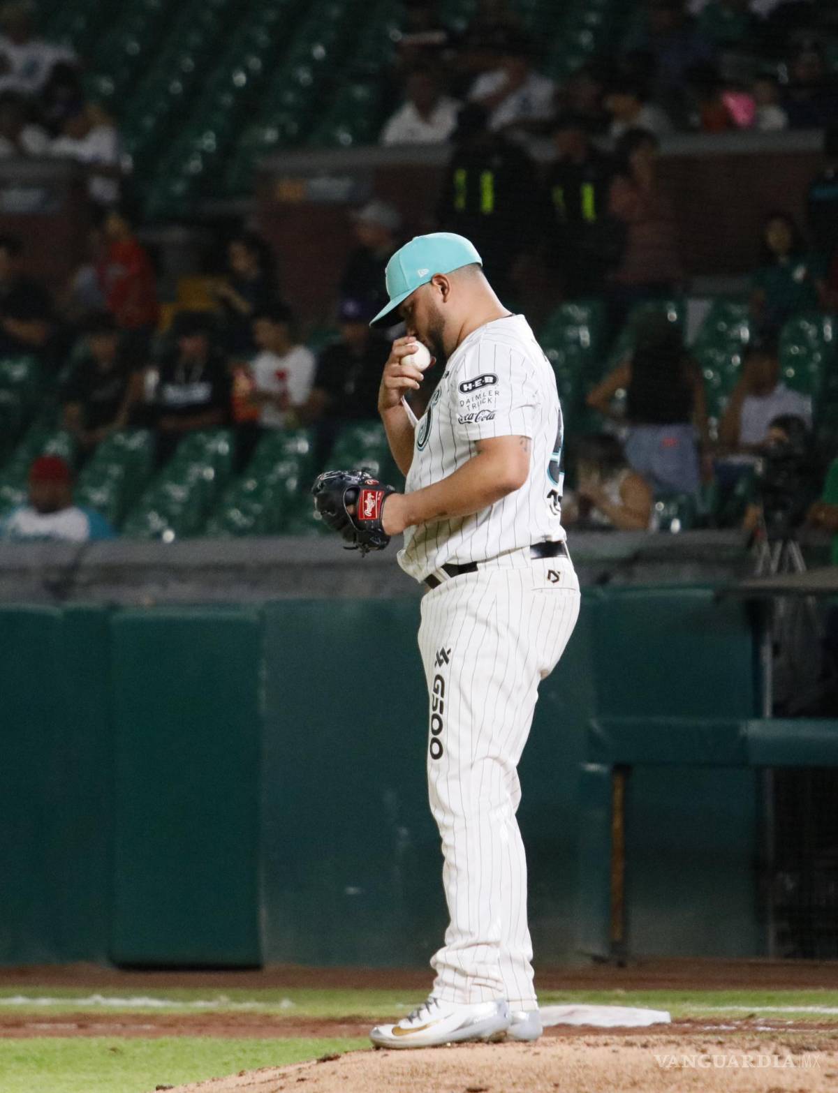 $!La sólida defensa del equipo local mantuvo a raya a los Toros en las últimas entradas.