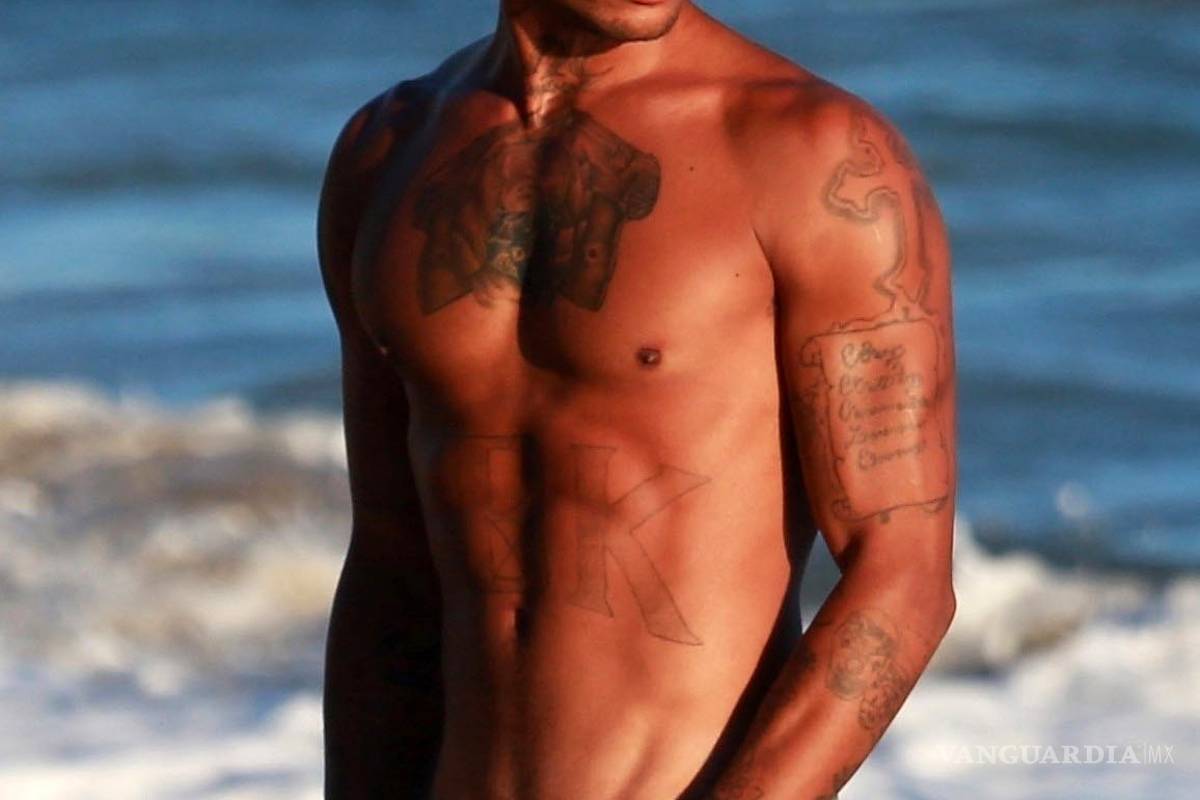 Jeremy Meeks, el preso más sexy del mundo, posa sin camisa en playas de Malibú