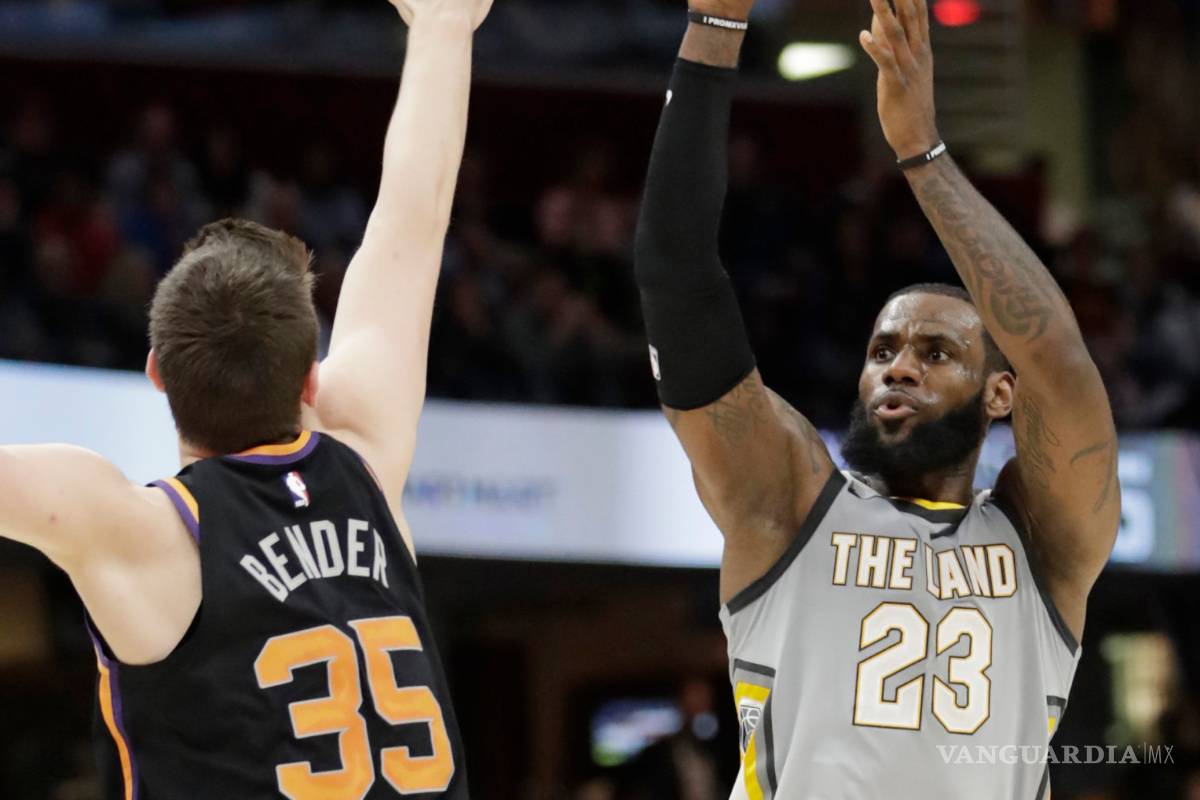 'Aplasta' LeBron a los Suns