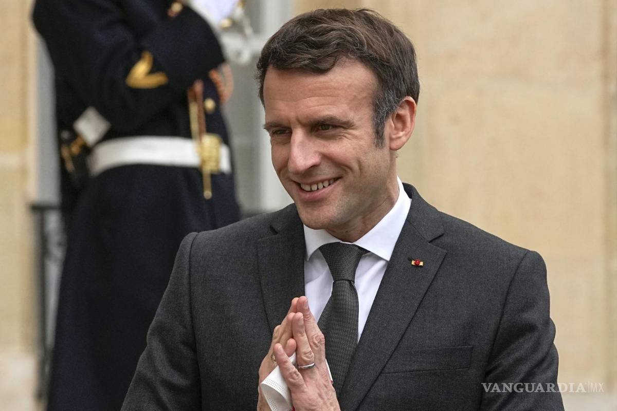 Intenta Macron reducir tensión entre Rusia y Ucrania con llamada telefónica a ambos presidentes