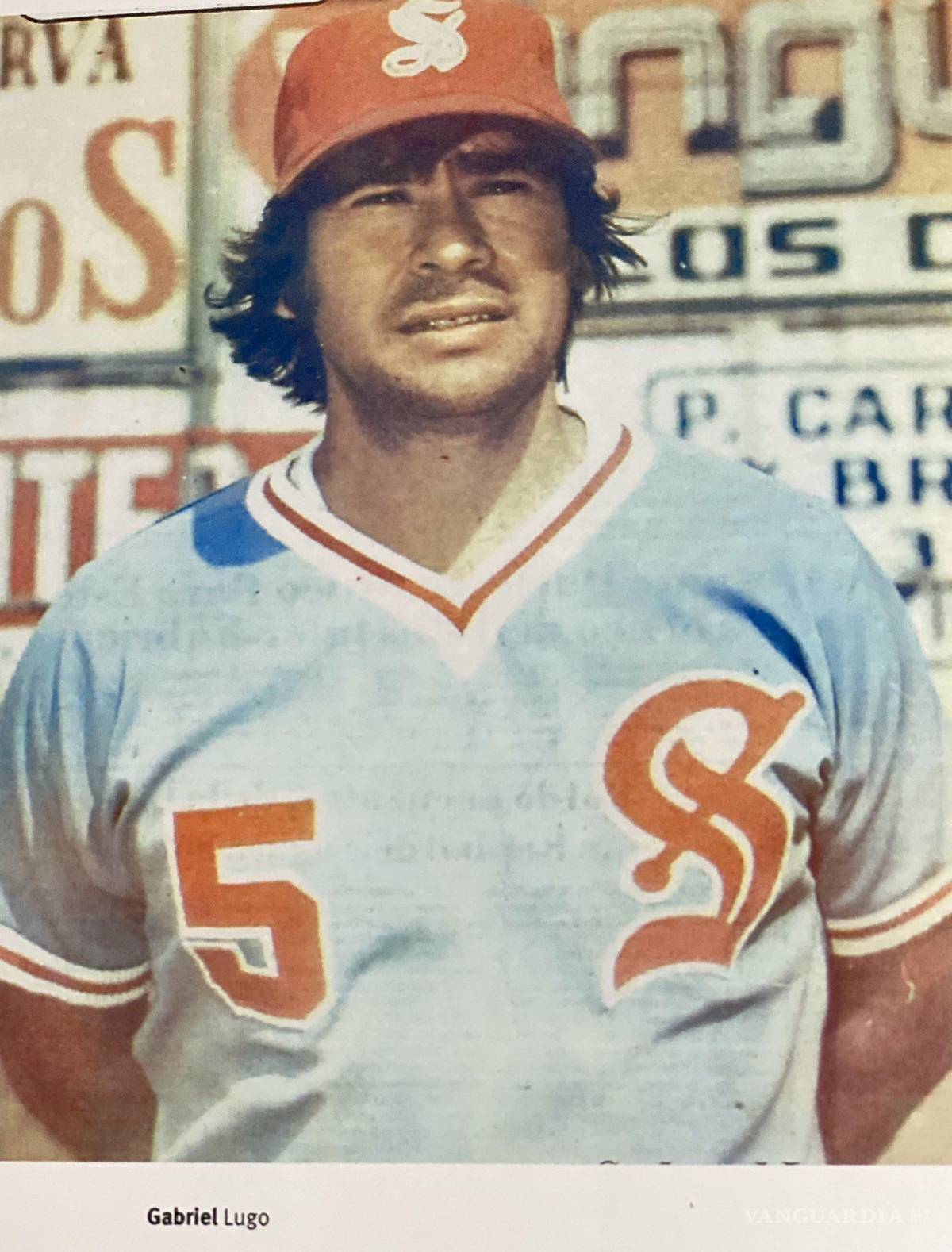 $!El número 5 de Gabriel Lugo fue retirado en su honor.