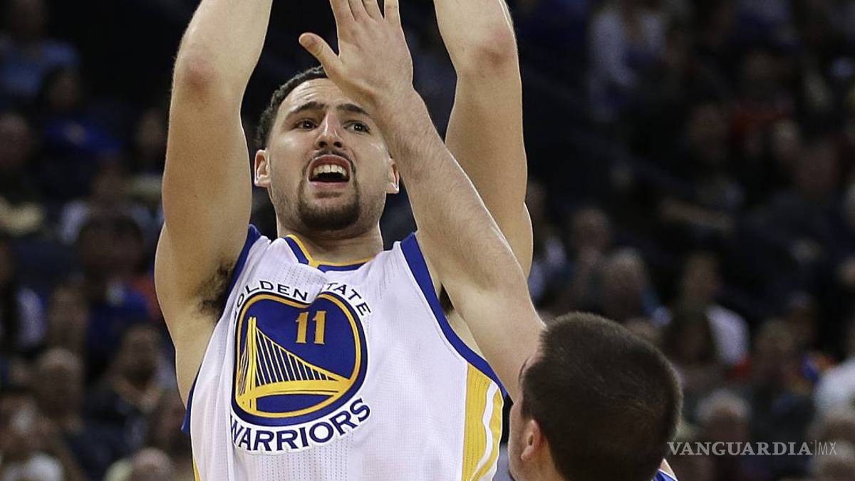 Un excelso Thompson lidera la victoria de Warriors sobre Sixers