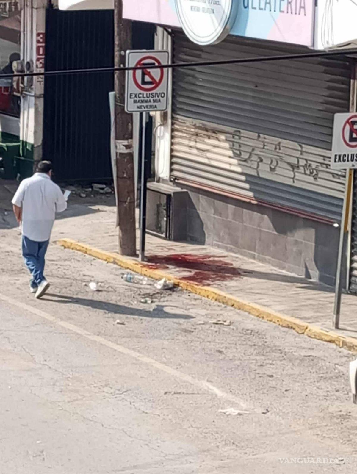 $!En el lugar quedaron manchas de sangre de los fallecidos.