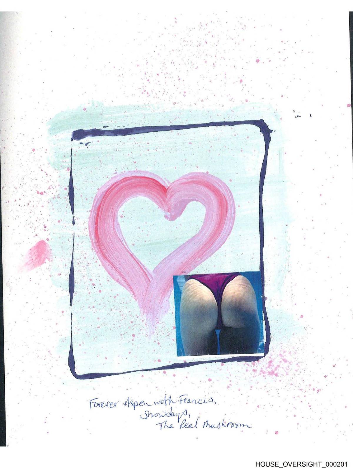 $!En el libro hay páginas repletas de imágenes de mujeres en ropa íntima.