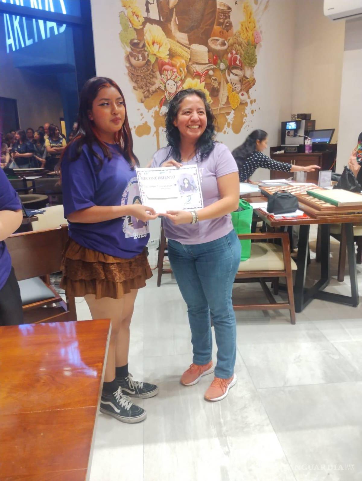 $!Jugadoras de diferentes edades participaron en el I Torneo Estatal Femenil de Ajedrez Rápido realizado en Saltillo.