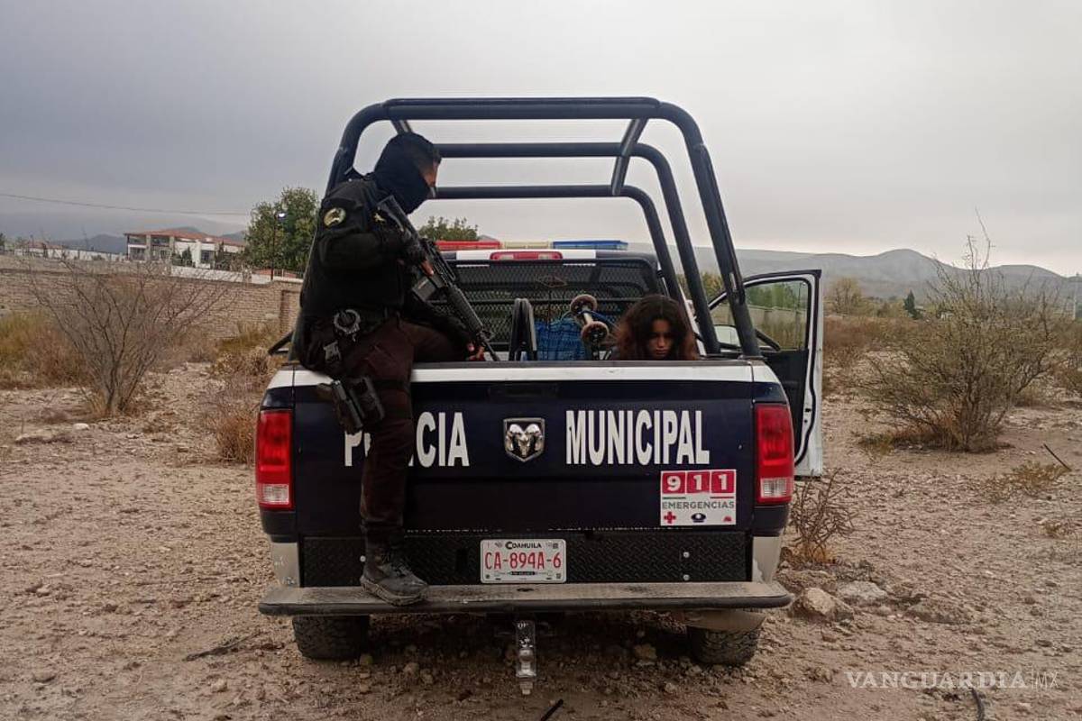 $!Elementos de seguridad privada lograron asegurar a la pareja dentro de la huerta y los entregaron a la policía municipal.