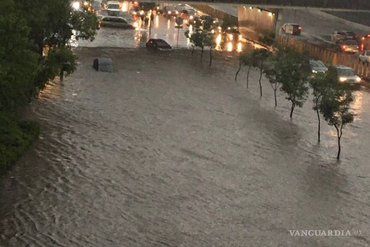 Lluvia intensa en CDMX causa anegación y encharcamientos