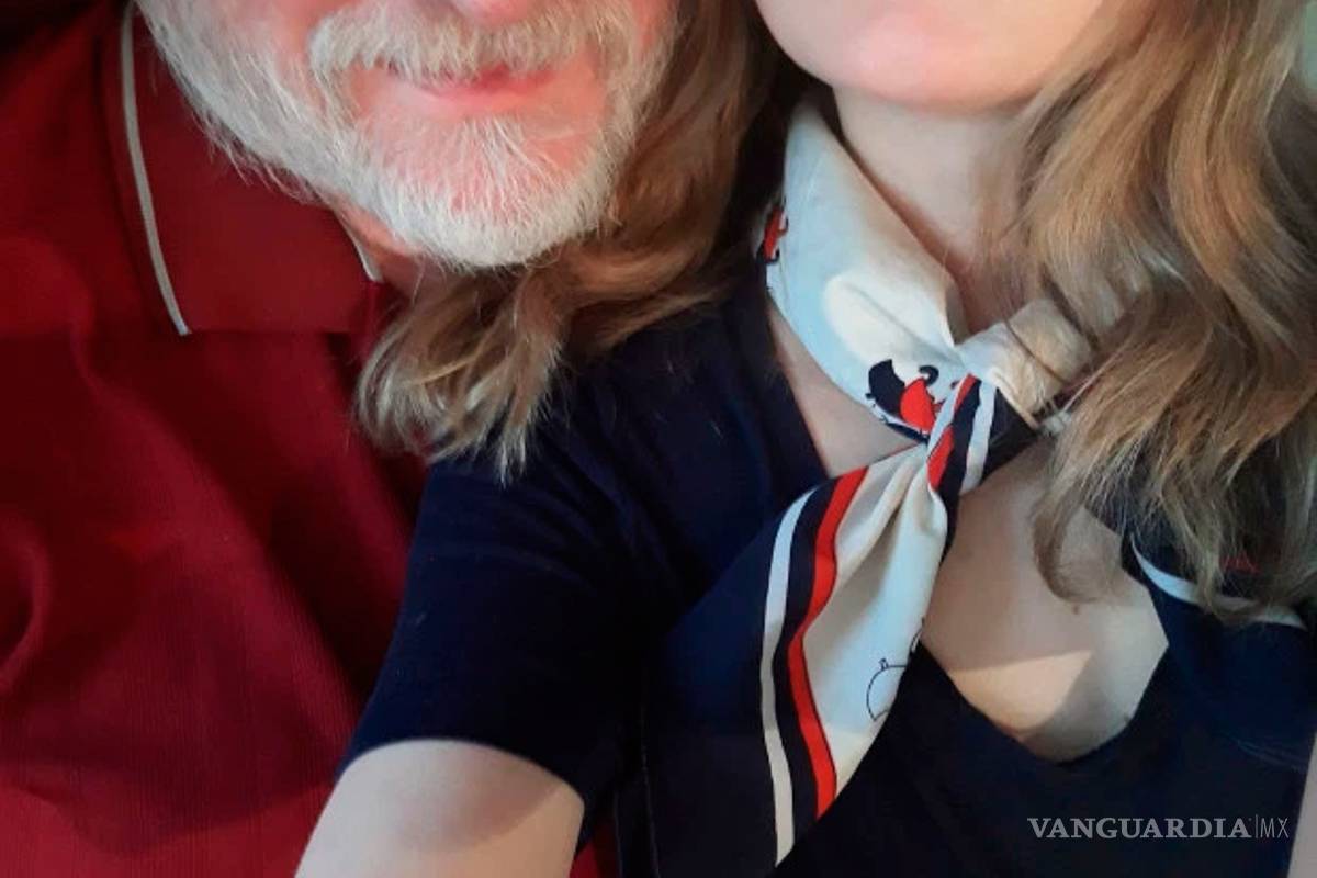 $!Parece de 15 años, pero tiene 27, ¡y su novio tiene 54!