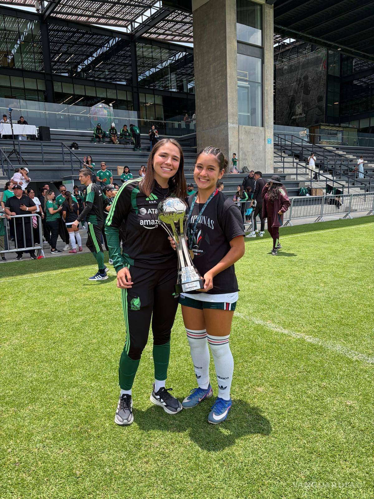 $!Tras competir ante selecciones europeas con México, Victoria Valencia regresó a la actividad nacional para celebrar un campeonato y continuar su formación deportiva.