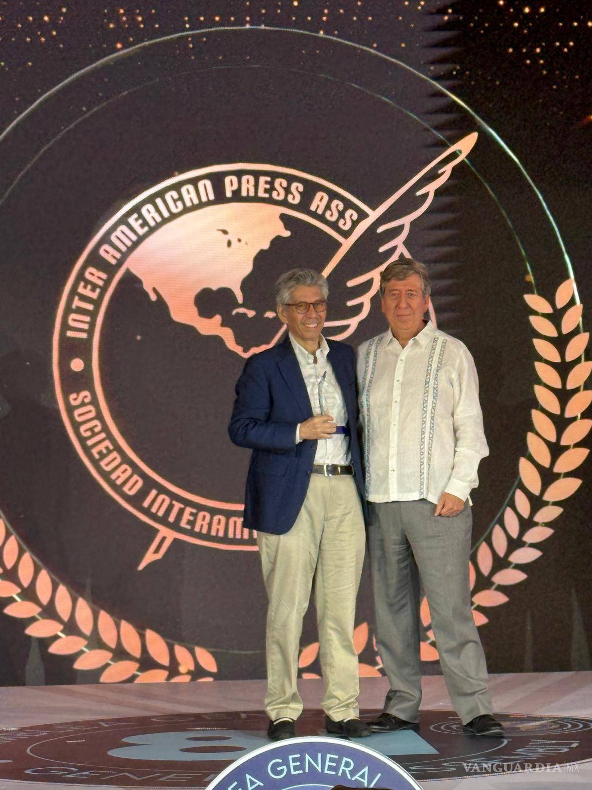 $!La SIP reconoció la trayectoria de Coronell, así como su lucha por la libertad de prensa en el continente.