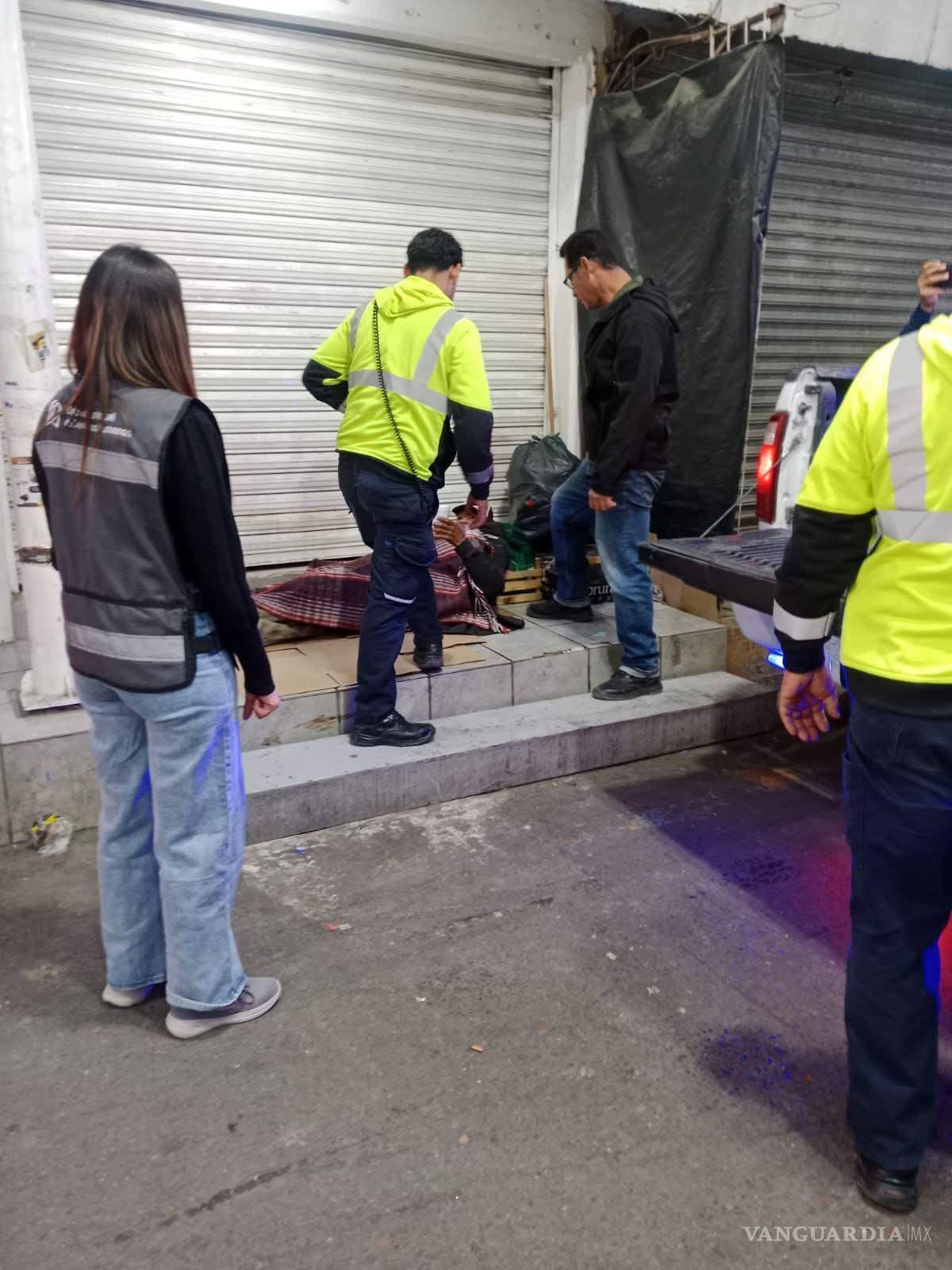 $!Personal municipal realiza recorridos nocturnos para detectar y auxiliar a personas vulnerables.