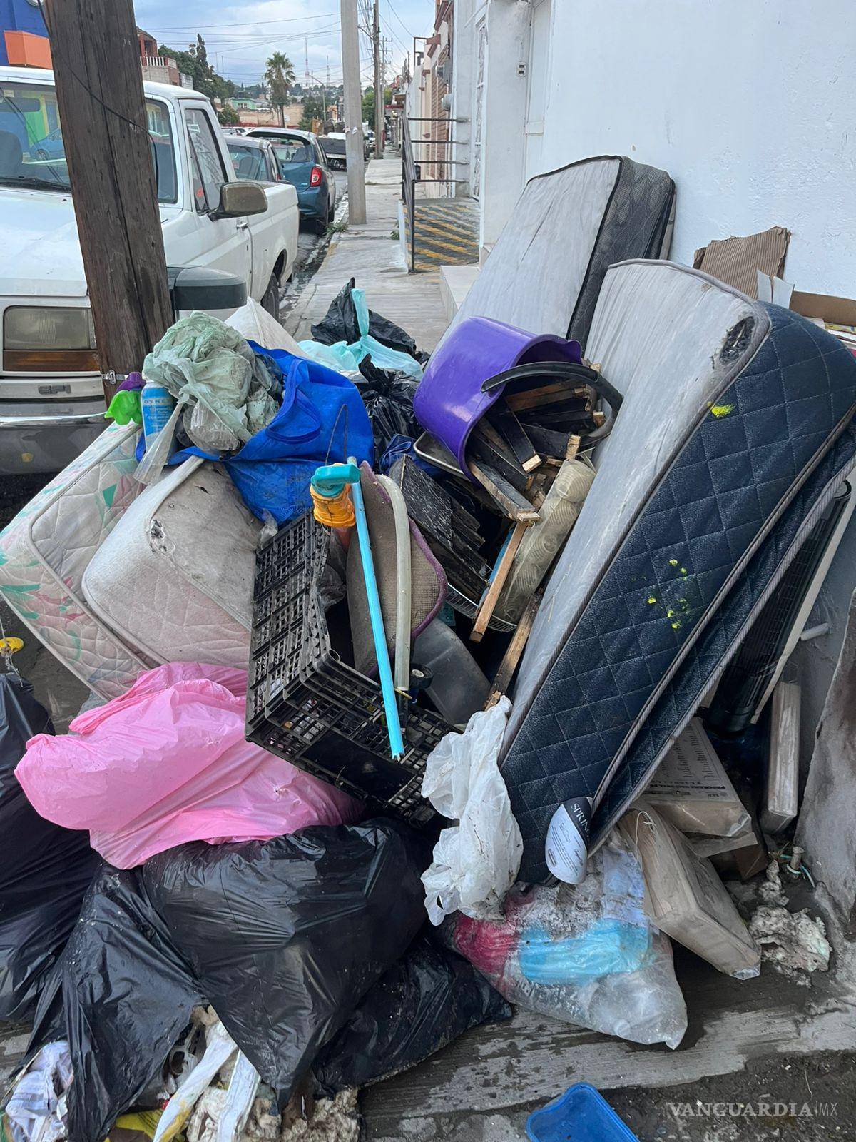 ‘No sabíamos si salir o quedarnos’: familia de Saltillo vive con miedo tras inundación y colapso 