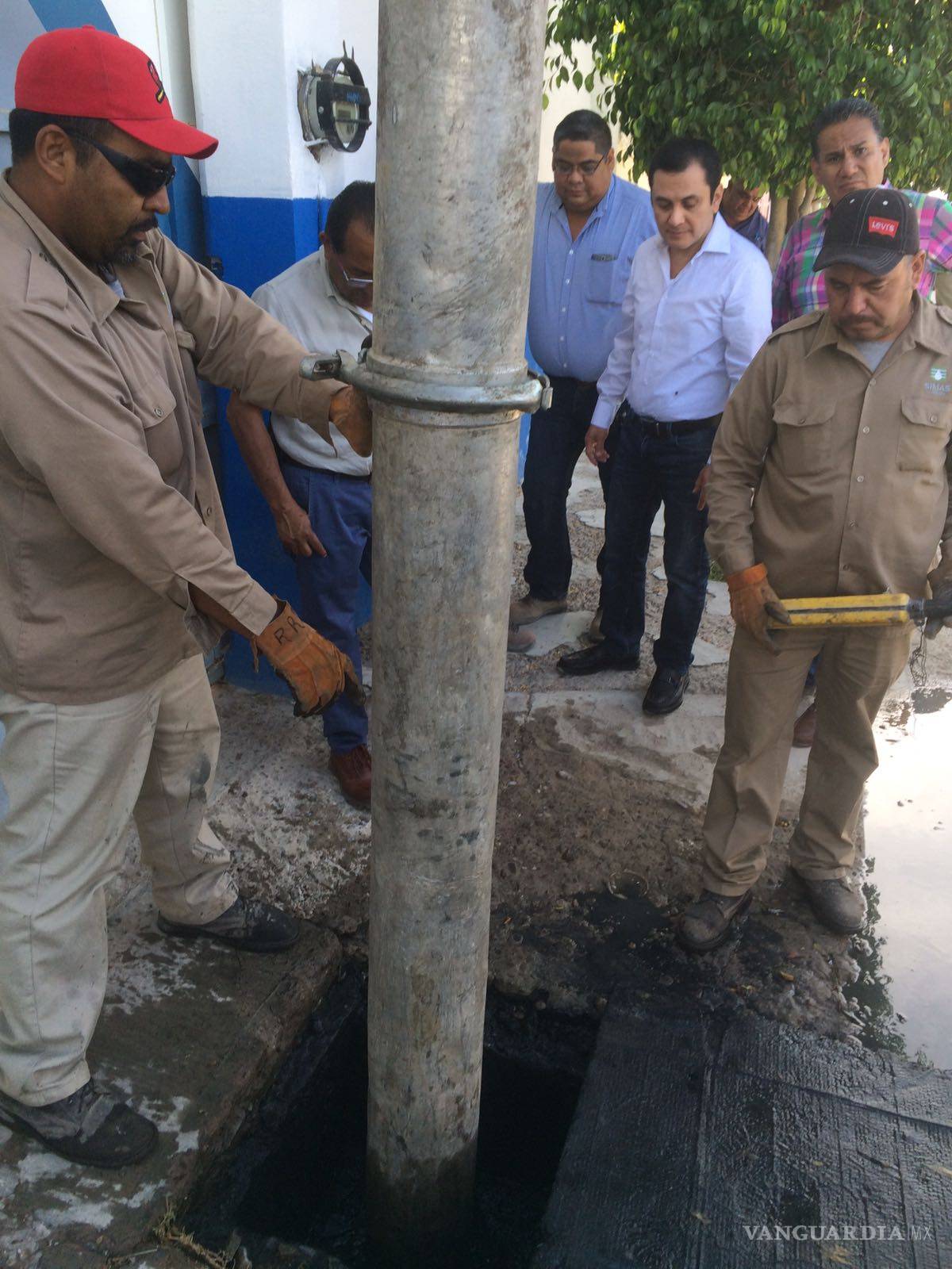 $!Limpia Simas Torreón redes de drenaje en Impulso Comunal y Los Arenales
