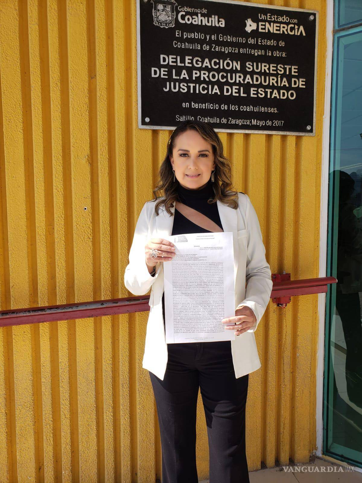 $!Claudia Leza Ortega, presidenta de Asociaciones Civiles del Estado de Coahuila, insta al Congreso a mantener la prohibición de las corridas de toros.