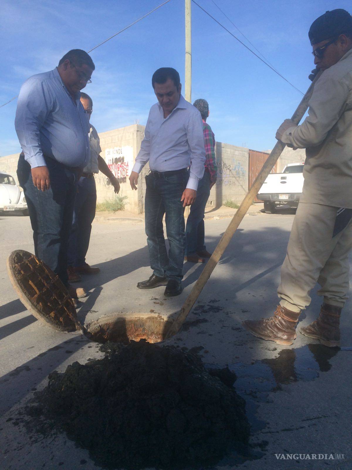 $!Limpia Simas Torreón redes de drenaje en Impulso Comunal y Los Arenales