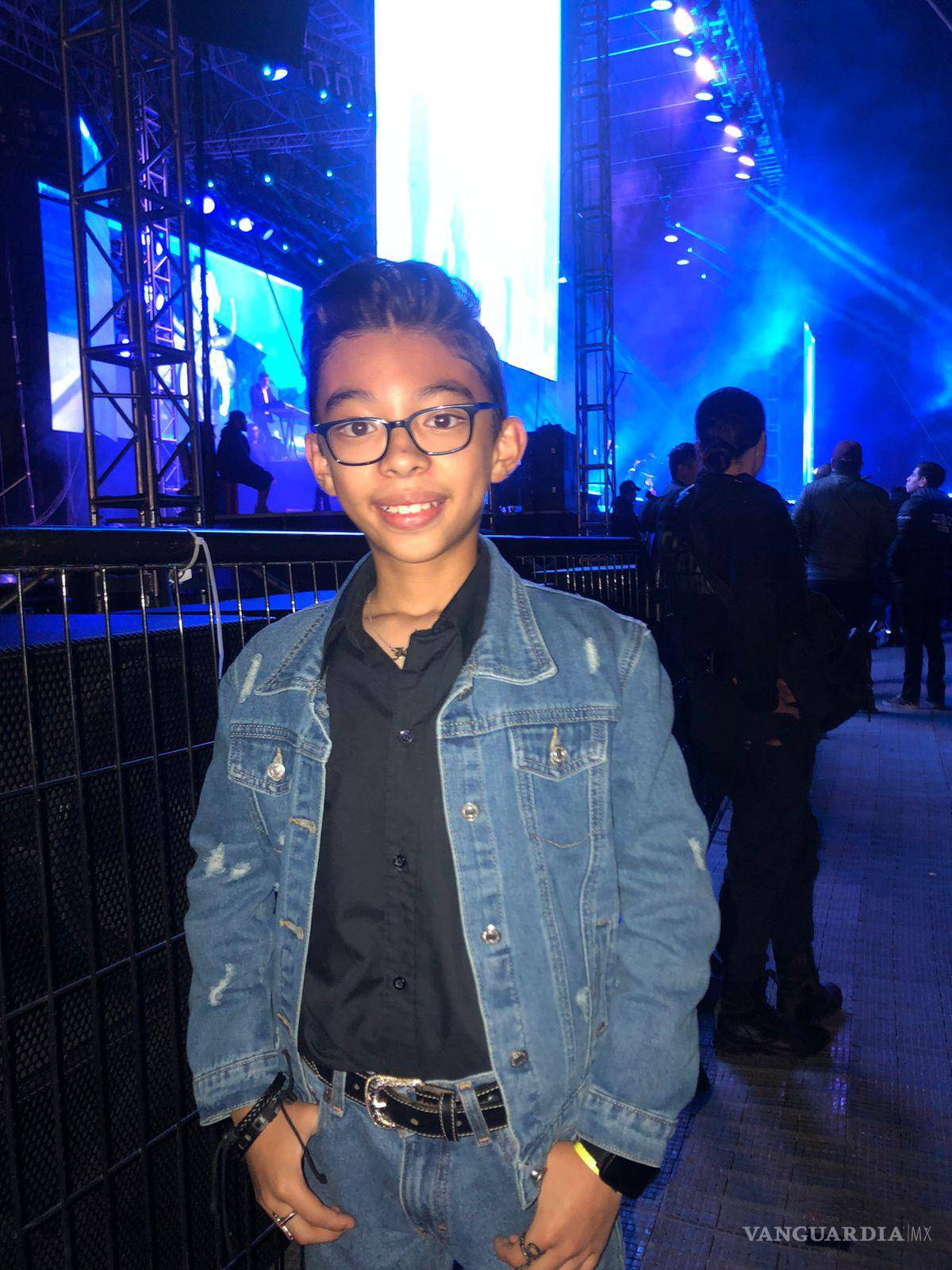 $!Jorge subió al escenario con ChristianNodal la noche del viernes en Saltillo.