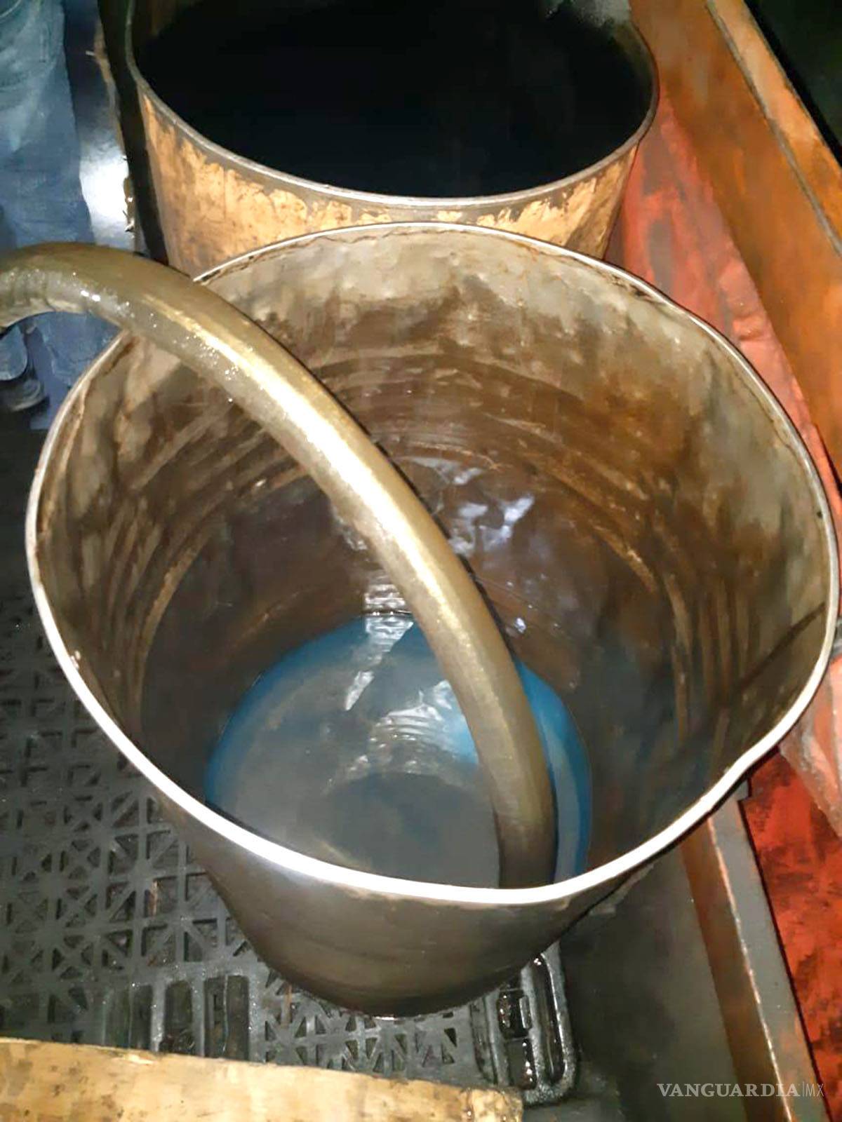 $!Revientan red de huachicol que operaba en la carretera Saltillo-Monterrey; aseguran más de 104 mil litros de gasolina robada