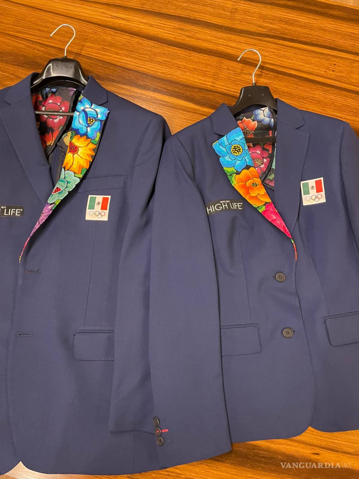 $!Mexicanos vistieron uniformes artesanales en inauguración de Juegos Olímpicos