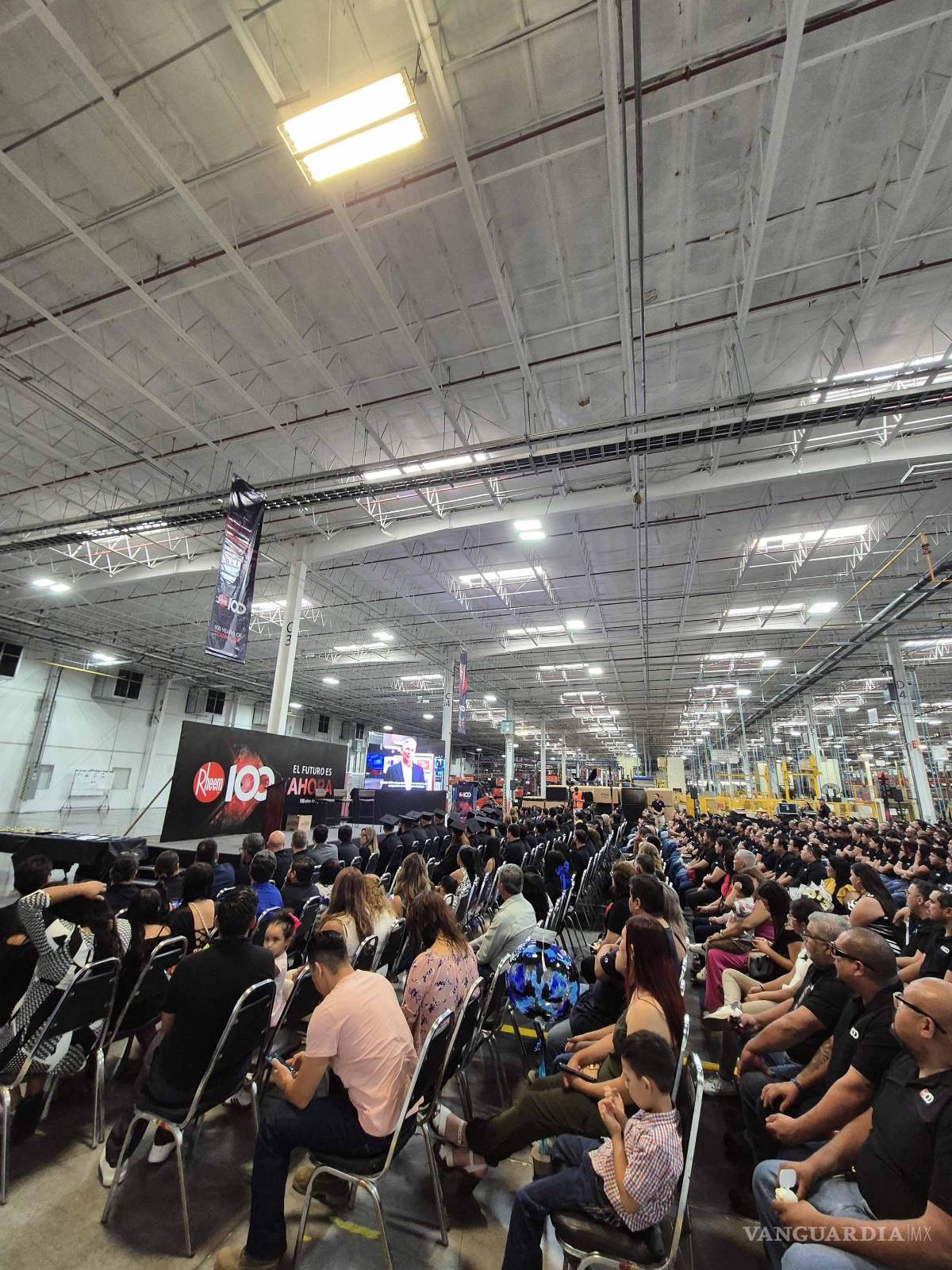 $!El funcionario universitario destacó el valor del esfuerzo dual: estudiar y trabajar.