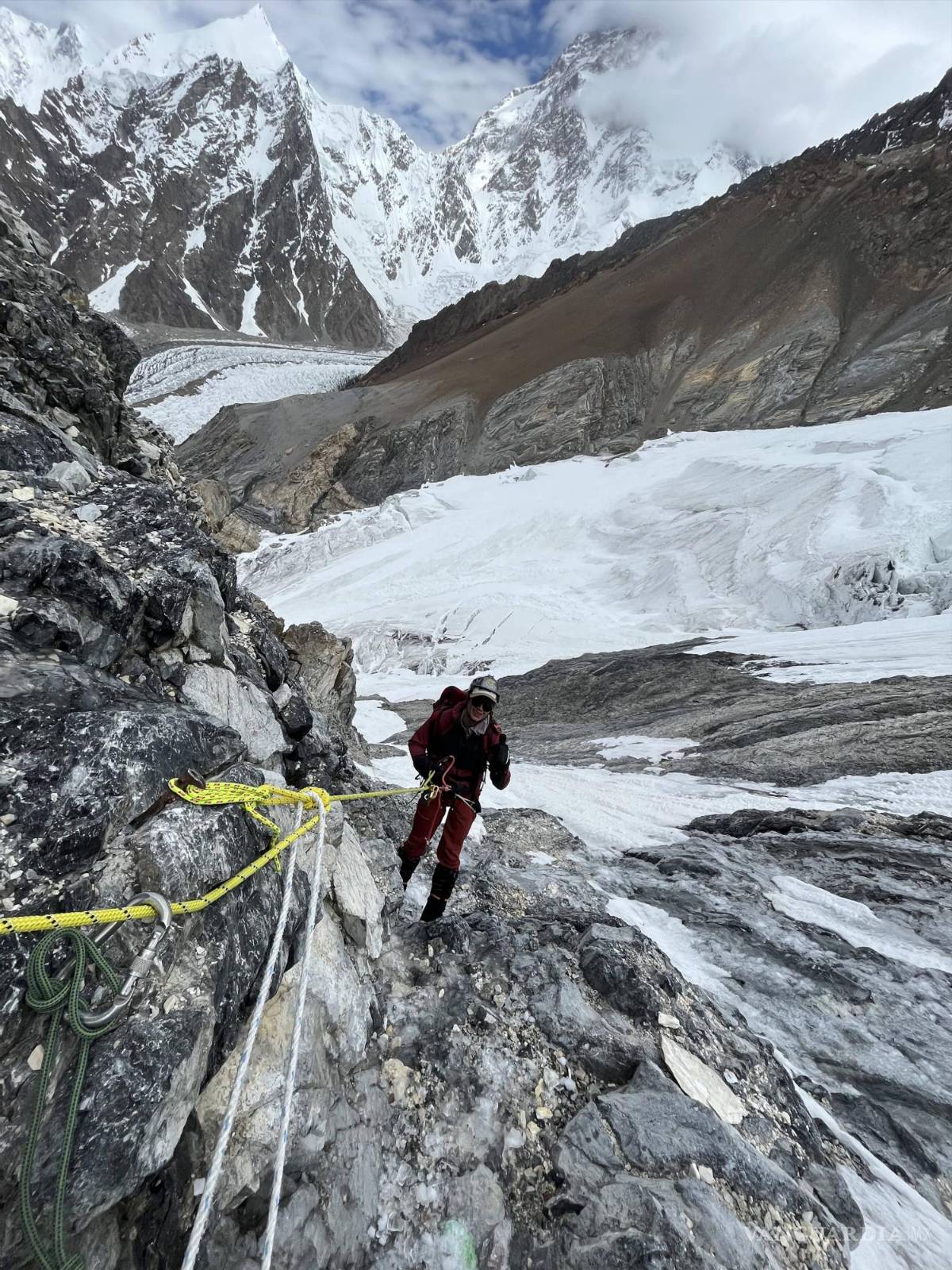 $!A pesar de que la idea original de Sebastián era subir sin oxígeno, debió utilizarlo a los 7,800 metros.