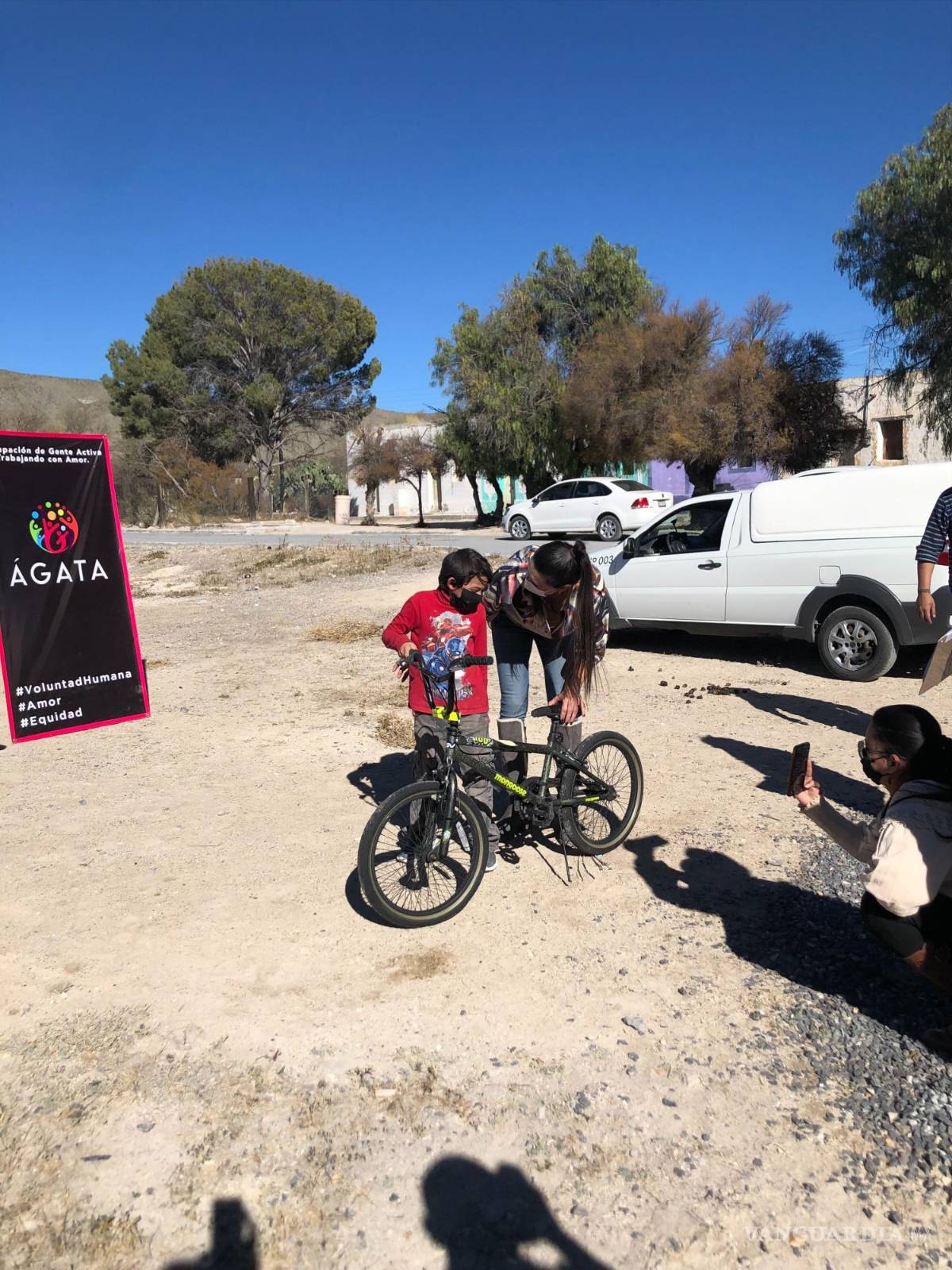 $!Vanguardia regala sonrisas/ Héctor García