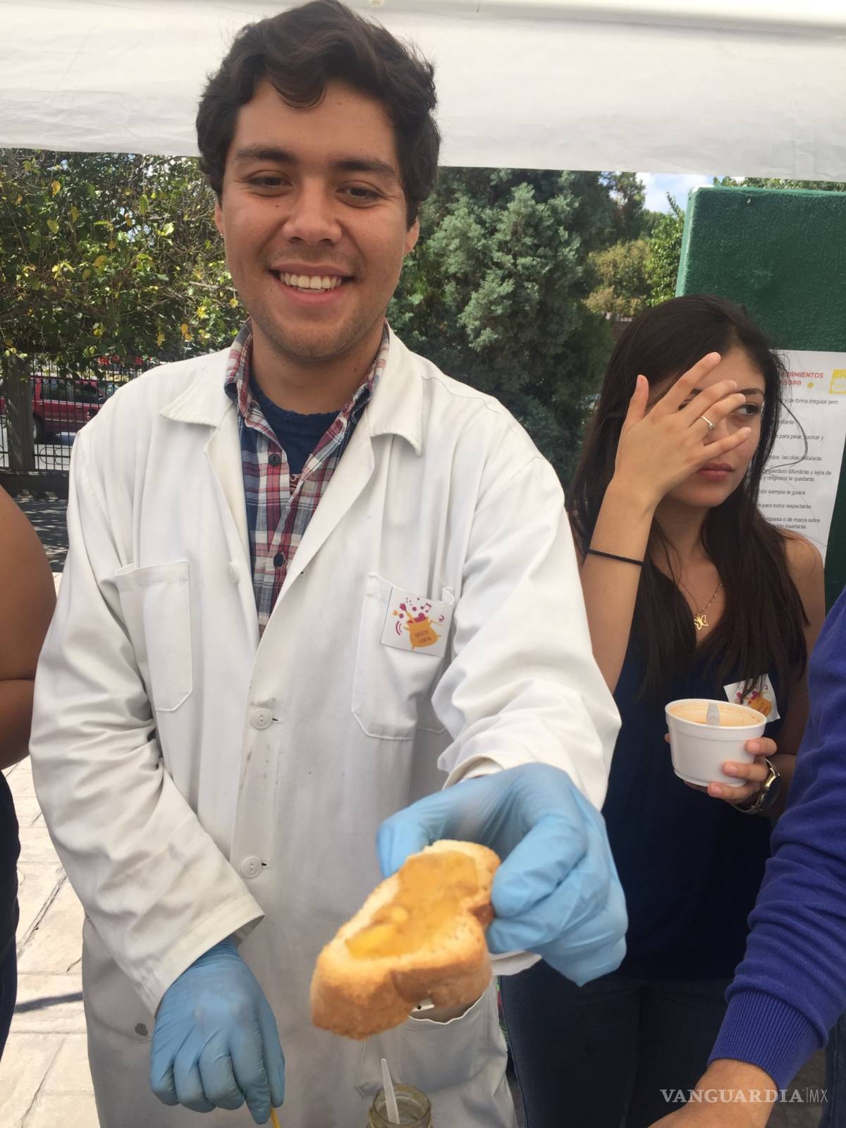 $!Alimentan con 'desperdicios' a estudiantes de Químicas de la UAdeC