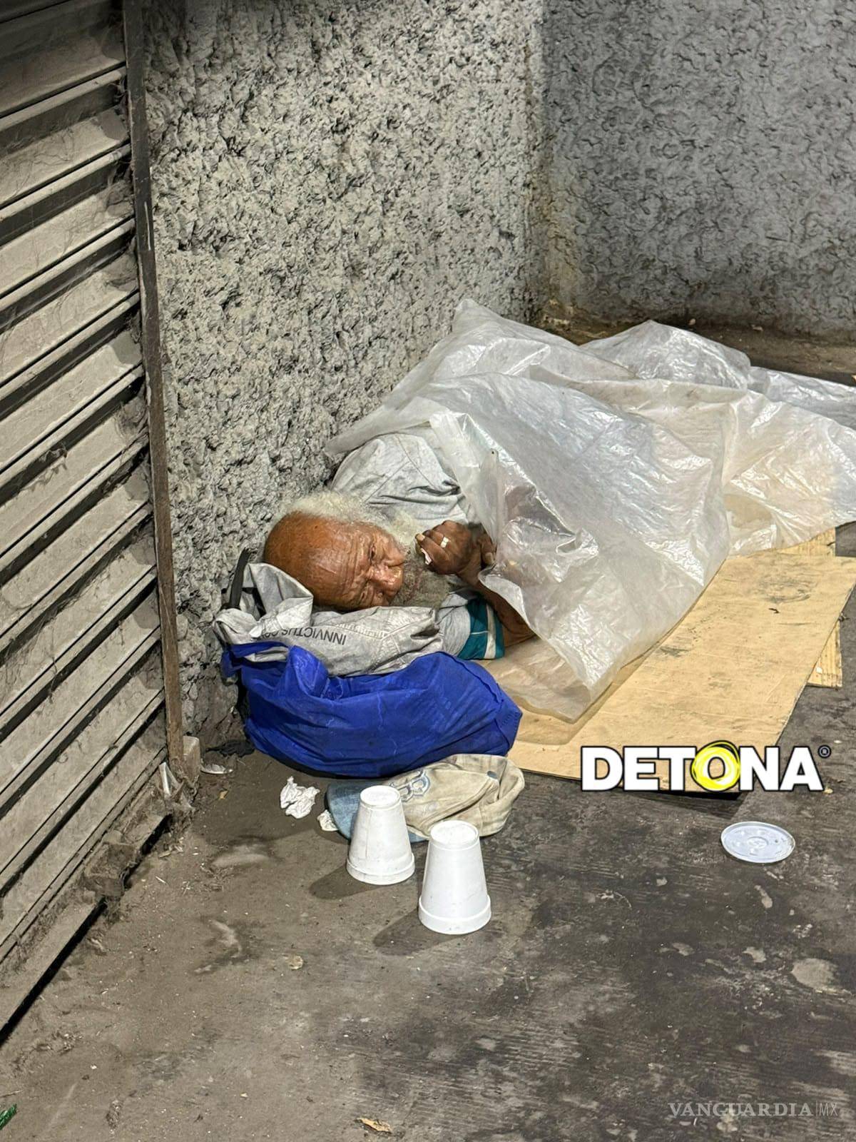 $!El es Jacinto, llegó a Monterrey desde El Salvador pero no pudo llegar a EEUU y hoy vive en condición de calle.