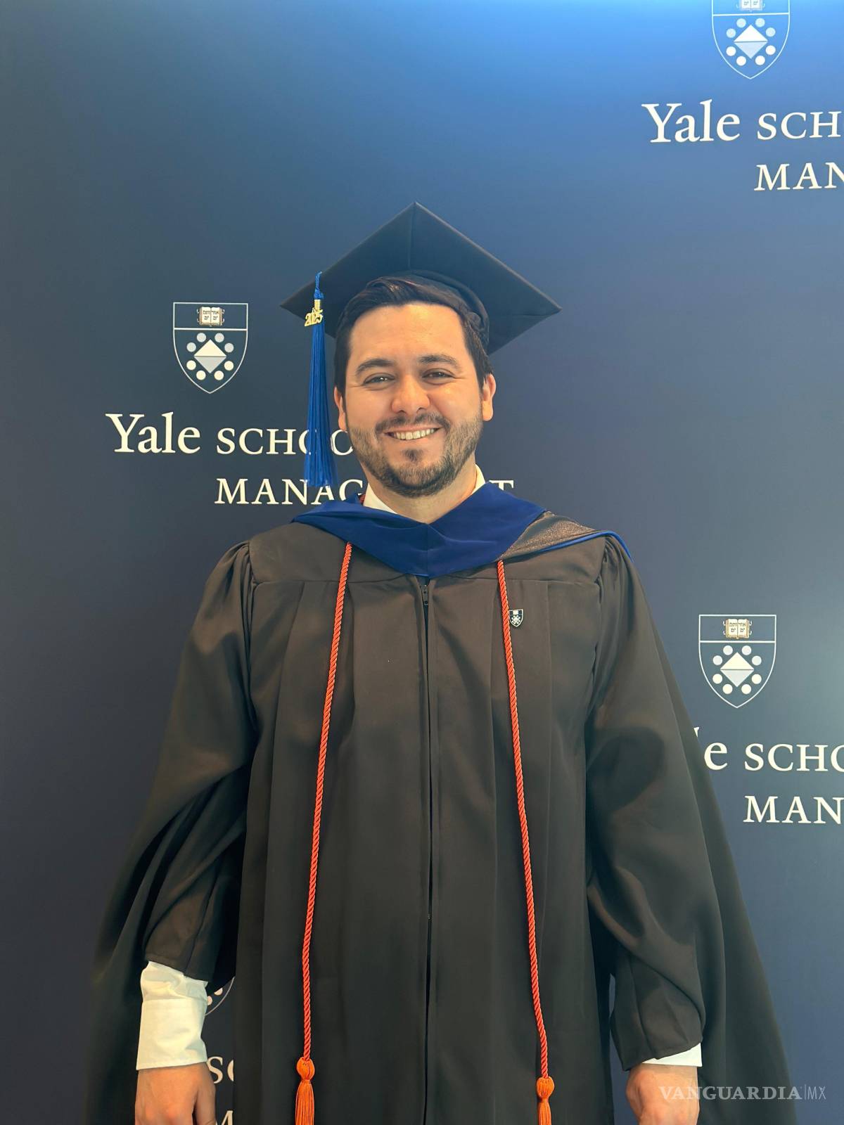 $!Durante su estancia en Yale, Kevin compartió aula con estudiantes de diversas nacionalidades, lo que enriqueció su visión profesional y personal.