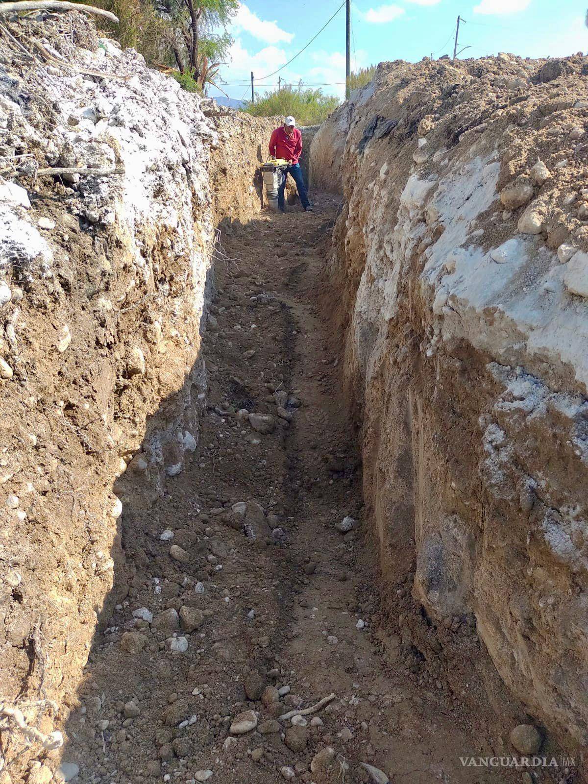 $!En la colonia Santa María, se rehabilitó un tramo de drenaje sanitario, resolviendo filtraciones y mejorando el flujo del alcantarillado.