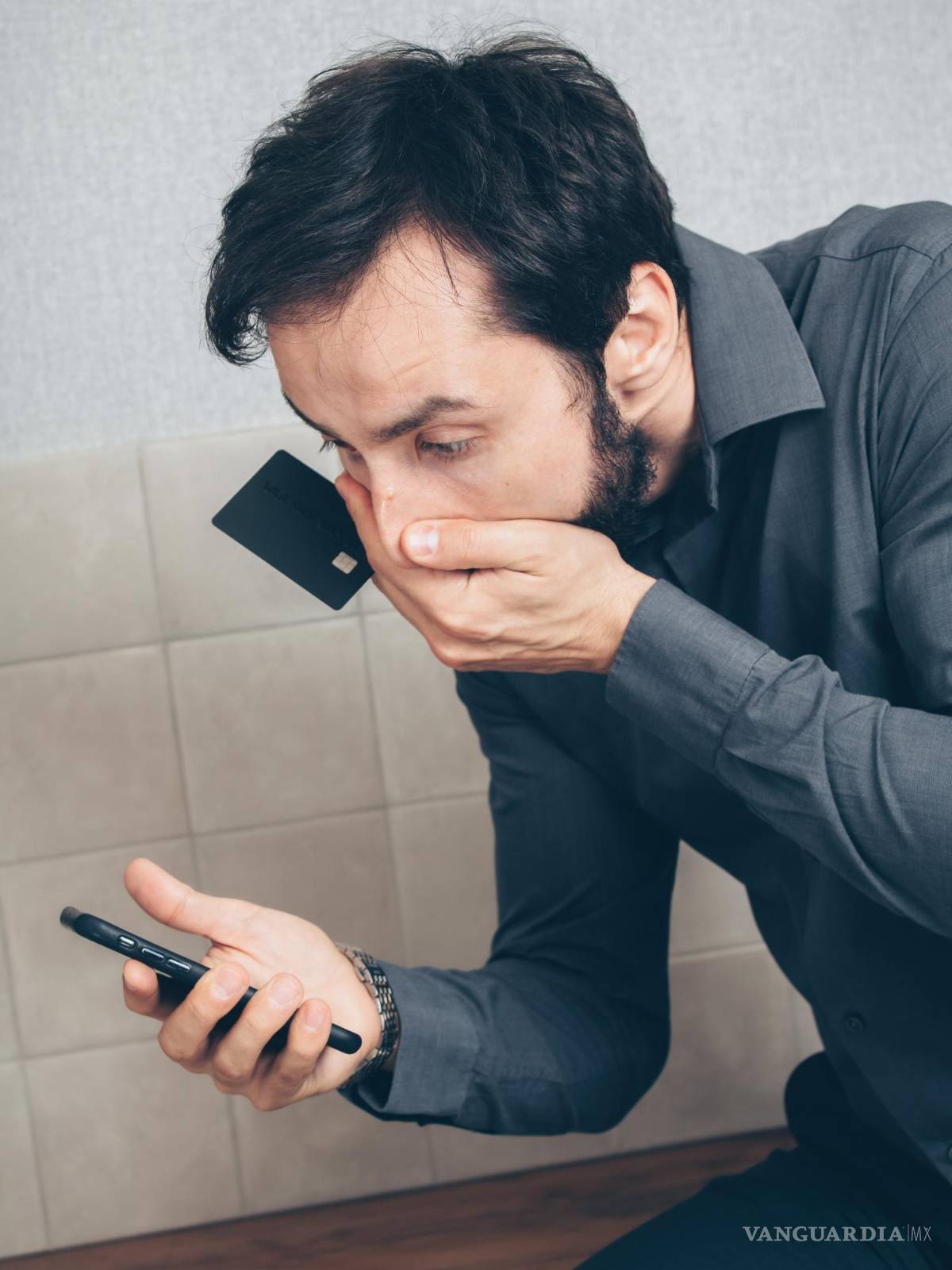 $!Sorpresa desagradable al revisar su cuenta bancaria.