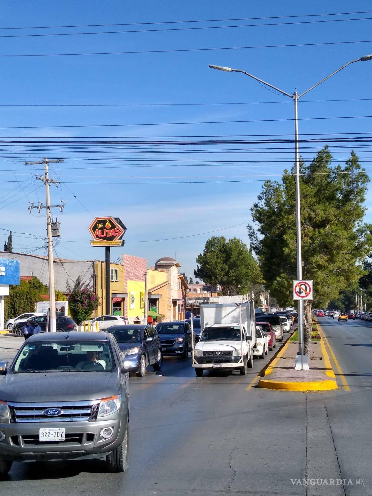 $!Tráfico lento en V. Carranza con dirección Norte-Sur debido al accidente.