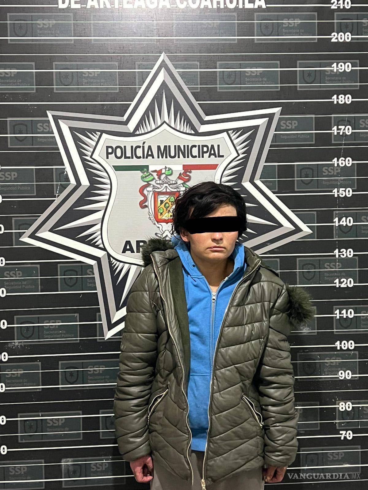 $!La mujer fue asegurada en el ejido El Tunal al no justificar la propiedad de varios artículos.