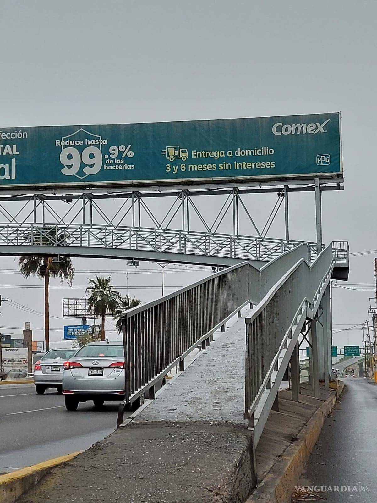 $!El hielo en las rampas puede provocar caídas si no se toman las medidas necesarias.