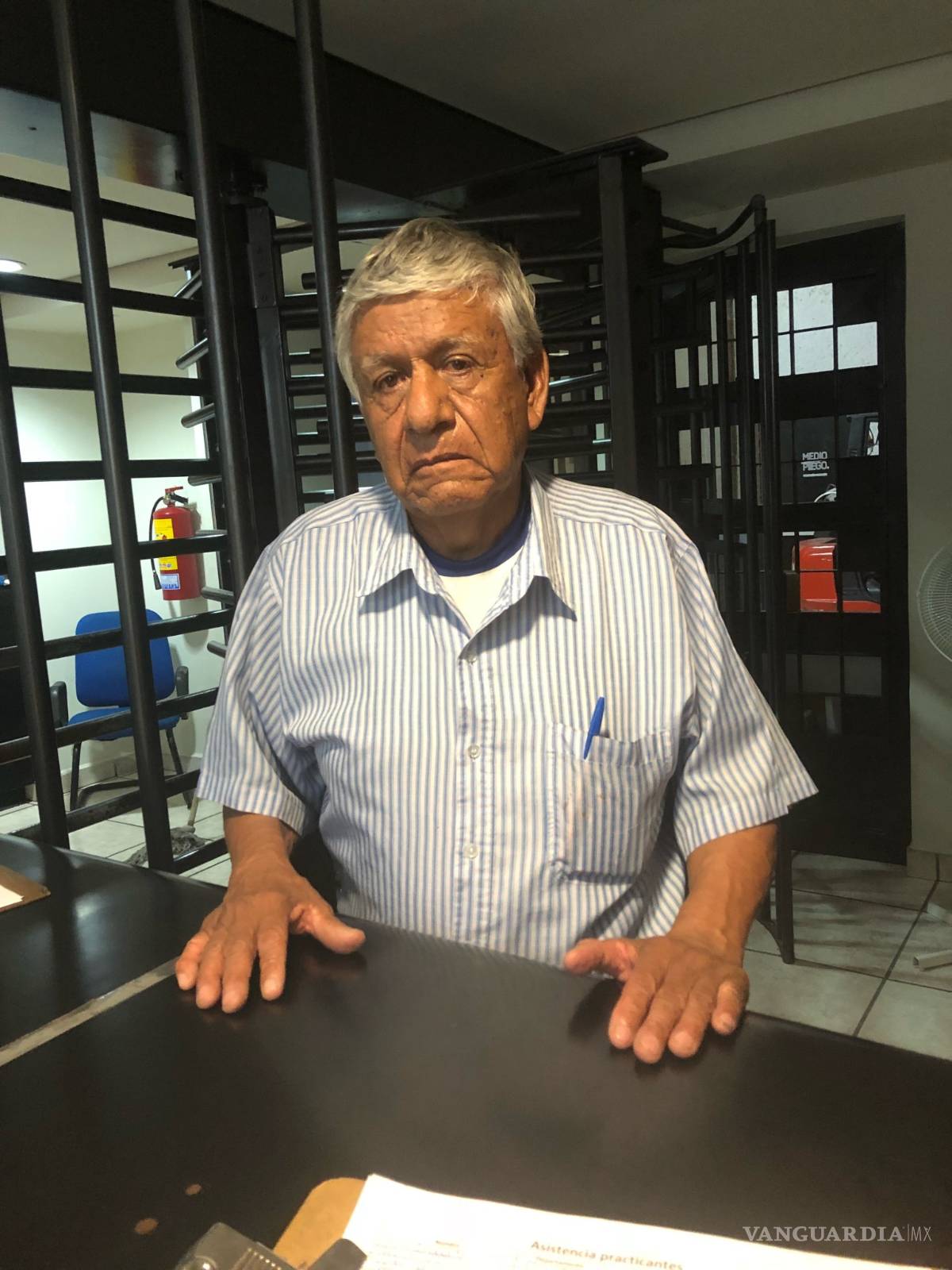 $!Desata locura 'clon del AMLO' en el estadio Madero