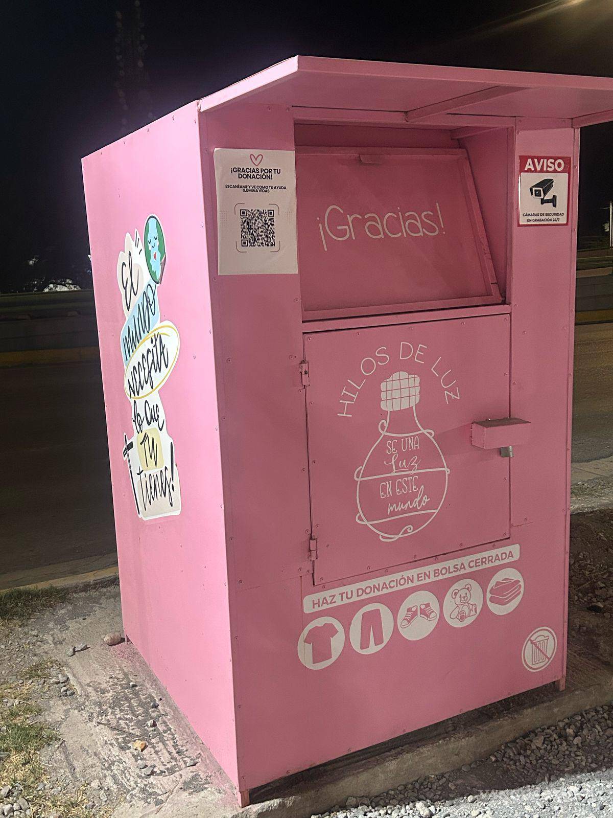 $!Los contenedores de Hilos de Luz permiten que ciudadanos depositen ropa, calzado y juguetes en buen estado, asegurando que las donaciones lleguen a quienes más lo necesitan.