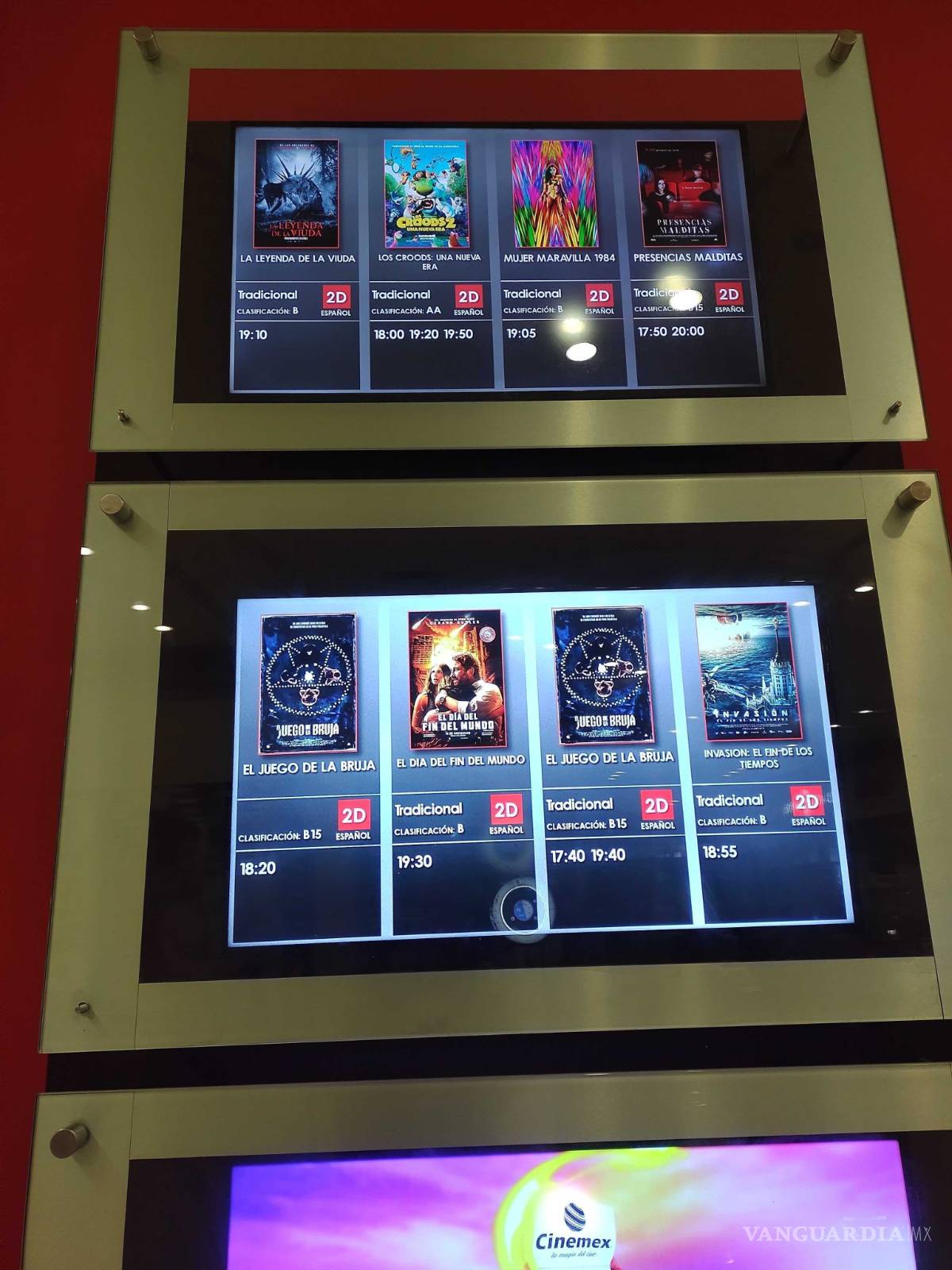 $!Saltillenses acuden a las últimas funciones de Cinemex