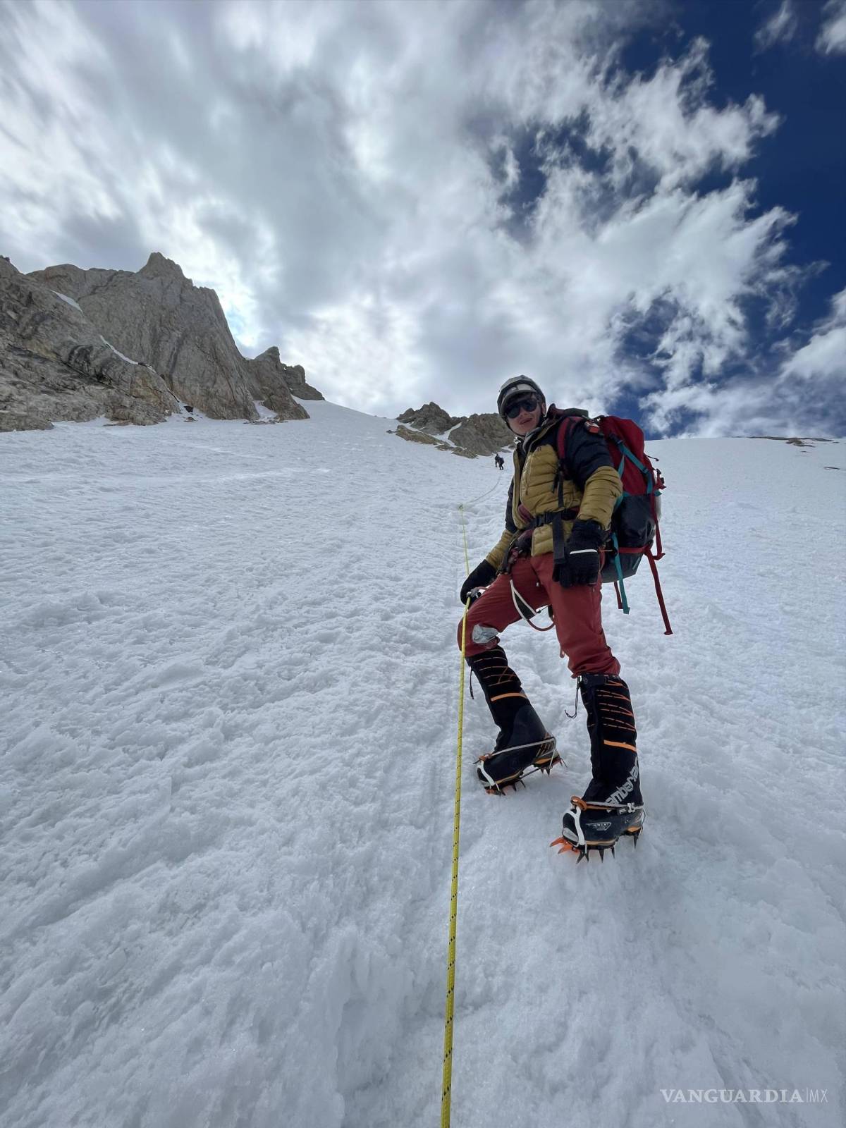 $!El ascenso final desde campo 3 les tomó 22 horas.