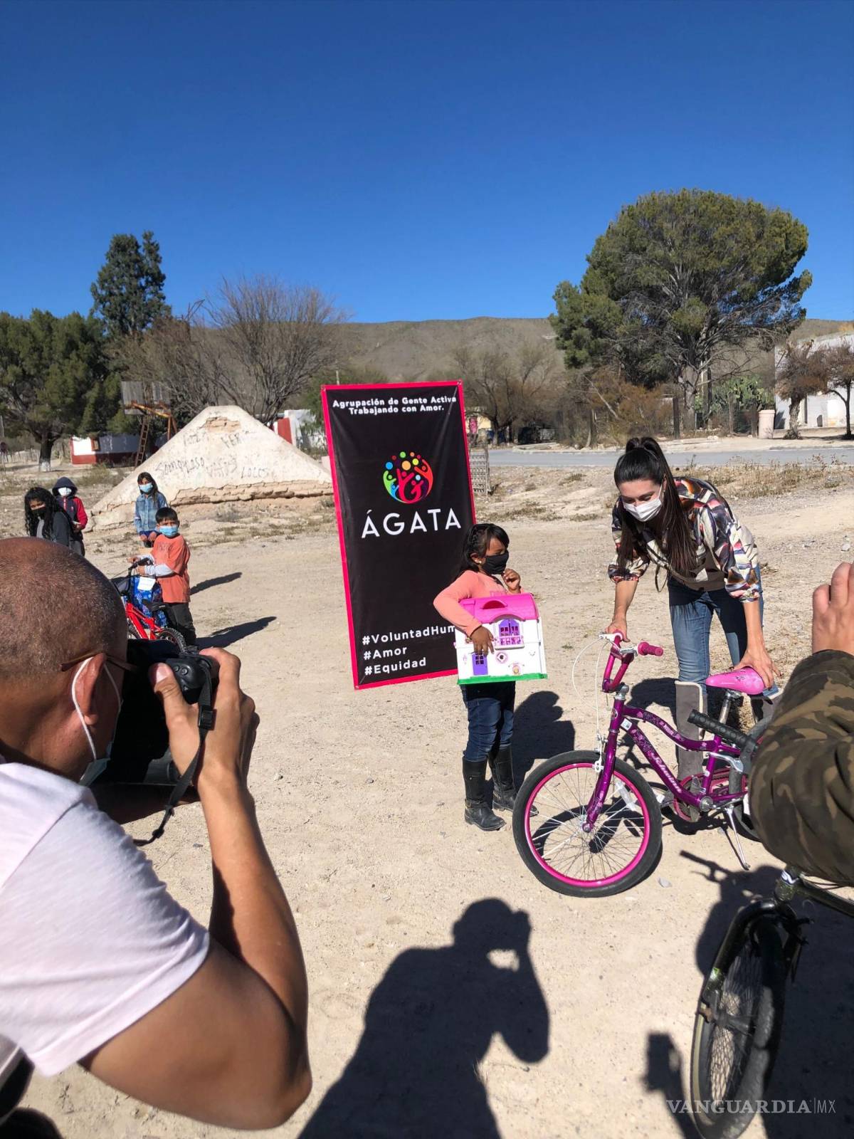 $!Vanguardia regala sonrisas/ Héctor García