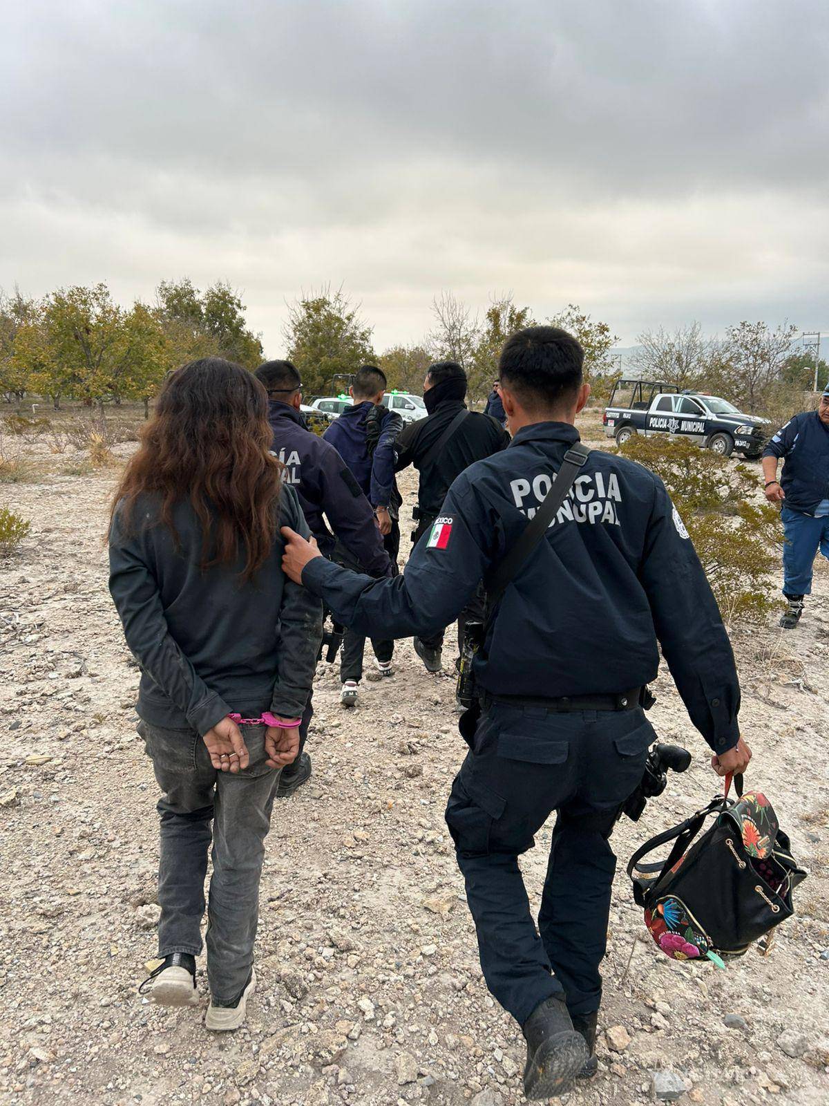 $!La pareja detenida y los objetos robados, fueron entregados a la autoridad correspondiente.