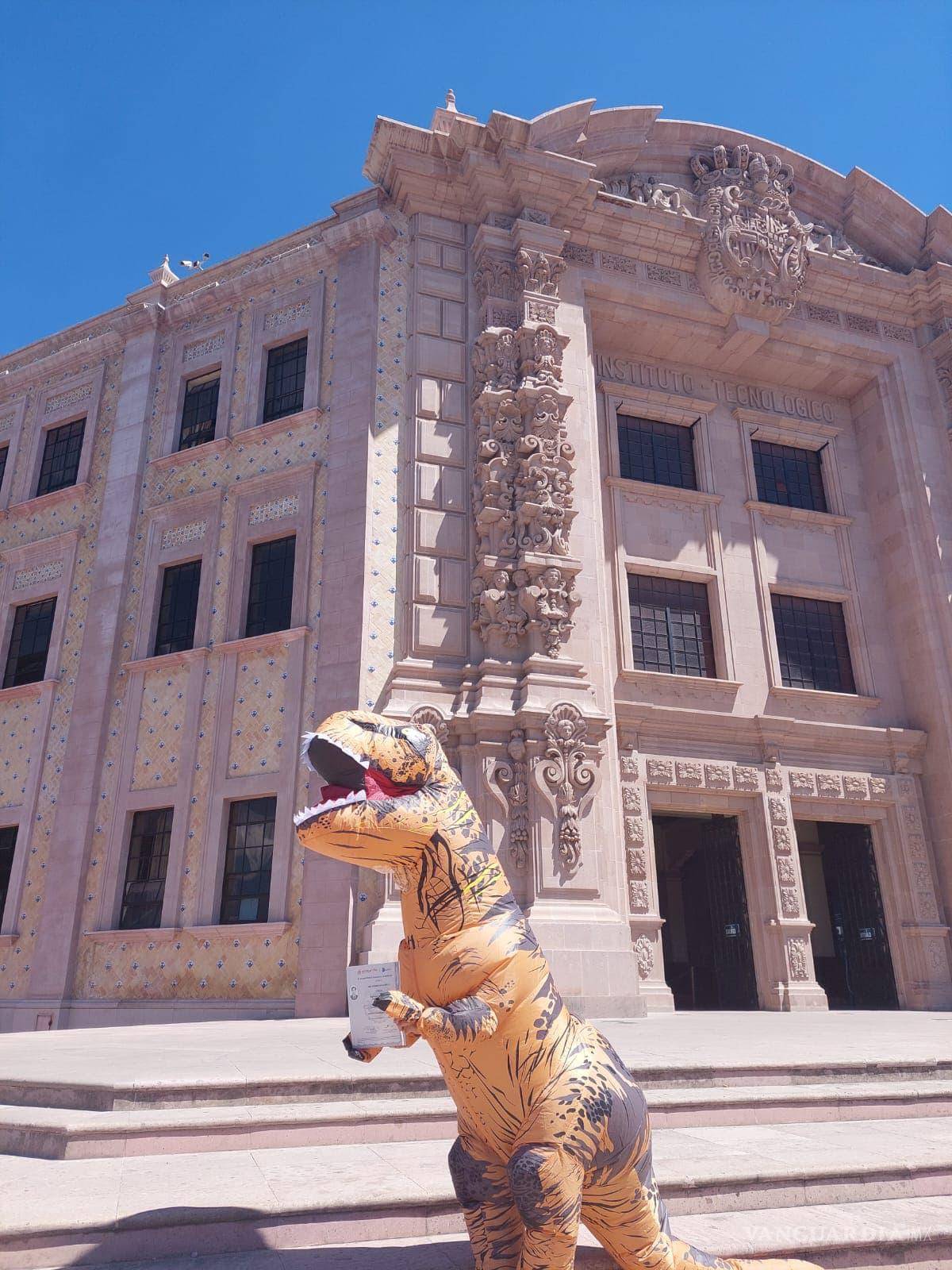 $!El joven se graduó de la carrera de Ingeniería en Sistemas Computacionales.