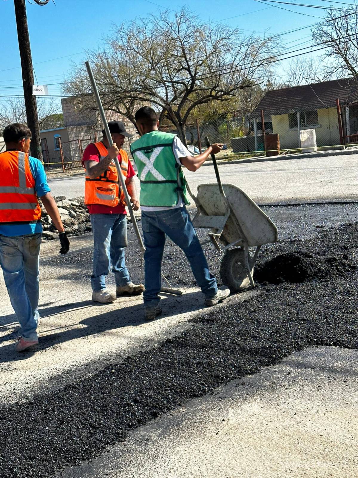 $!Contrataron dos cuadrillas más para poder intensificar los trabajos de bacheo en diferentes sectores.