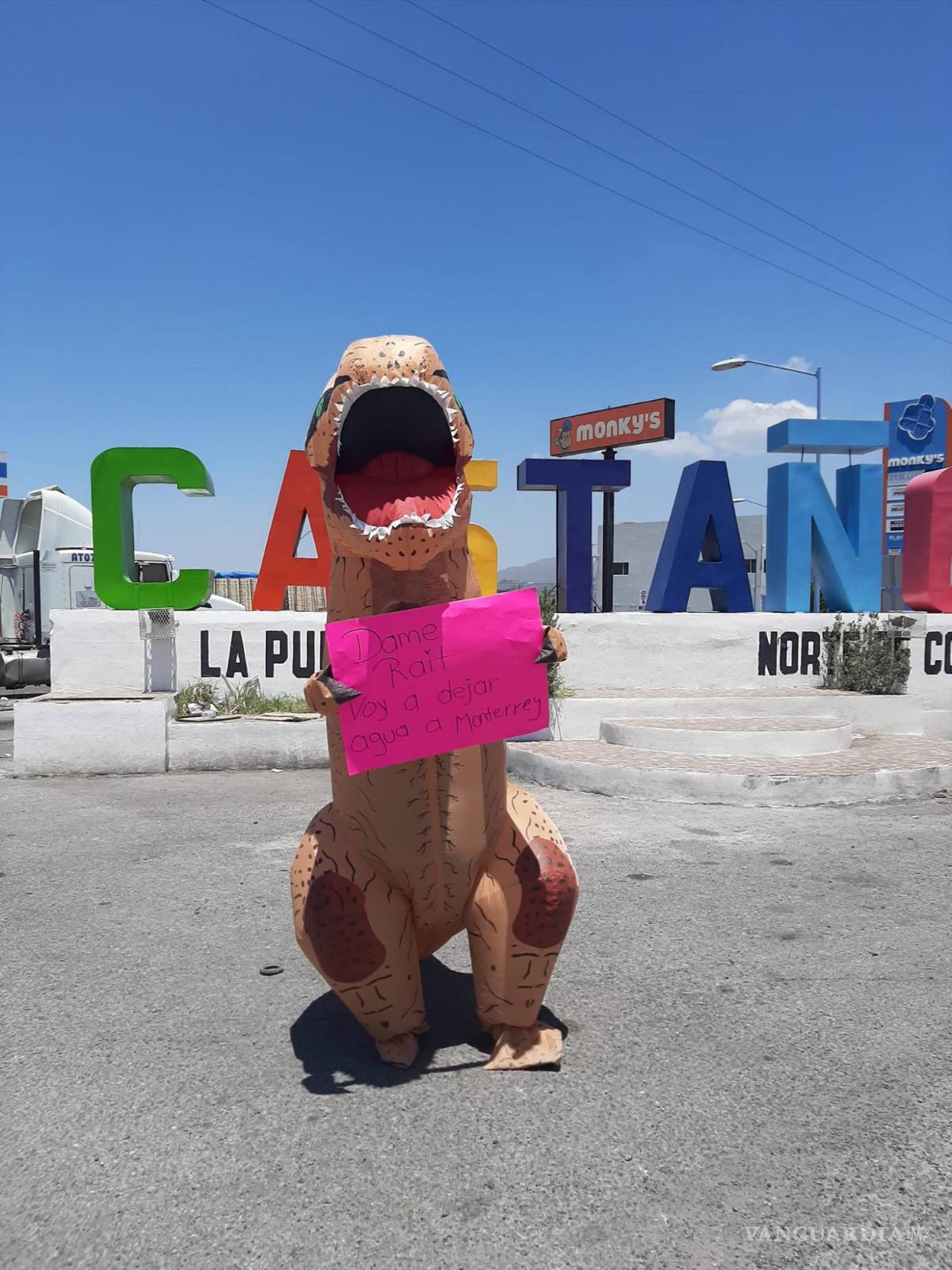 $!En cada ciudad, aprovecharon para tomar algunas fotografías.