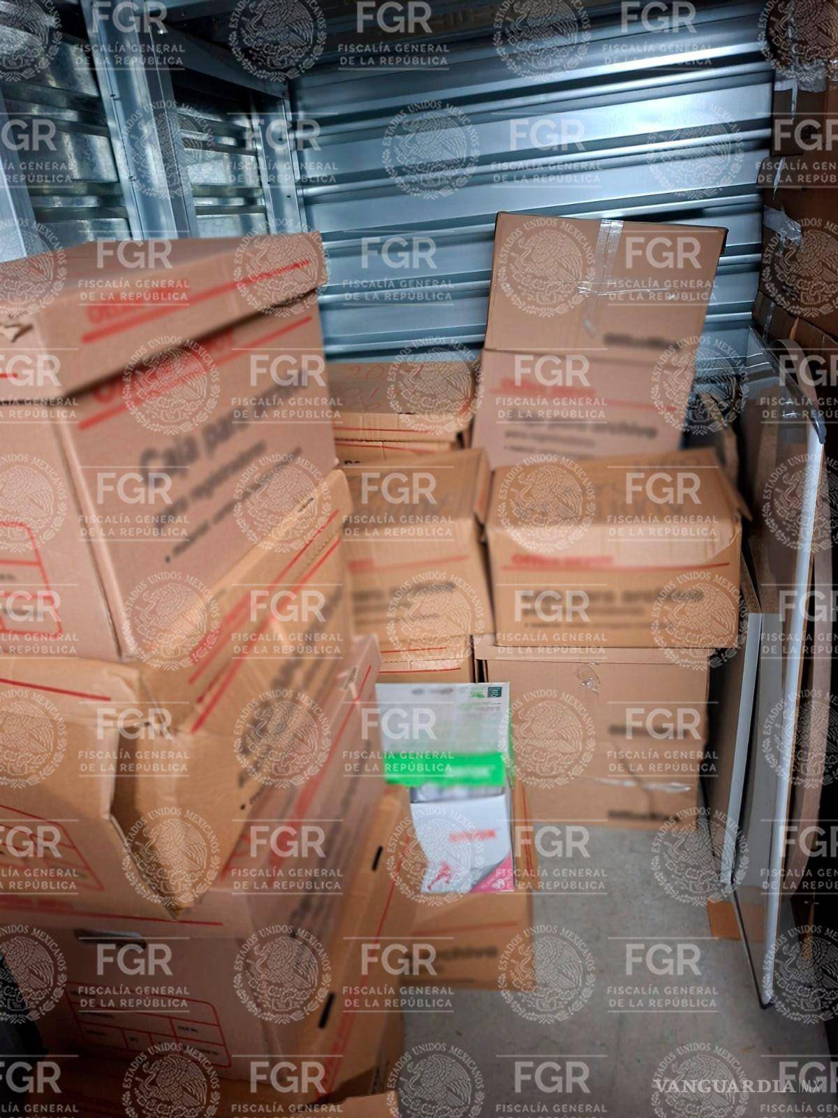 $!En el lugar se aseguraron documentos sobre la operación de la empresa y de la trama de huachicol fiscal.