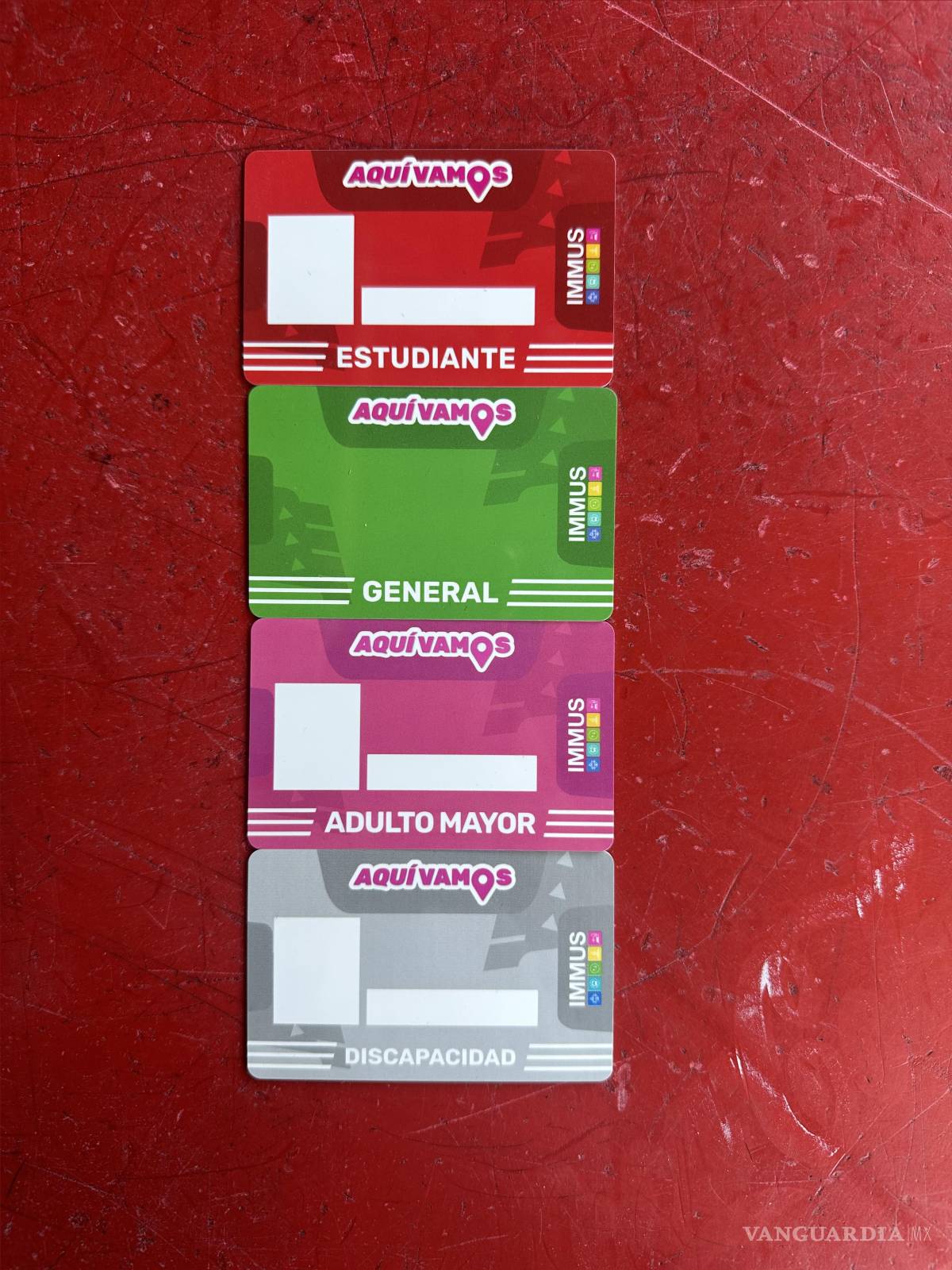 $!Estas son las nuevas tarjetas para transporte, que se pueden utilizar en las nuevas rutas troncales o rutas alimentadoras | FOTO: ORLANDO LUGO